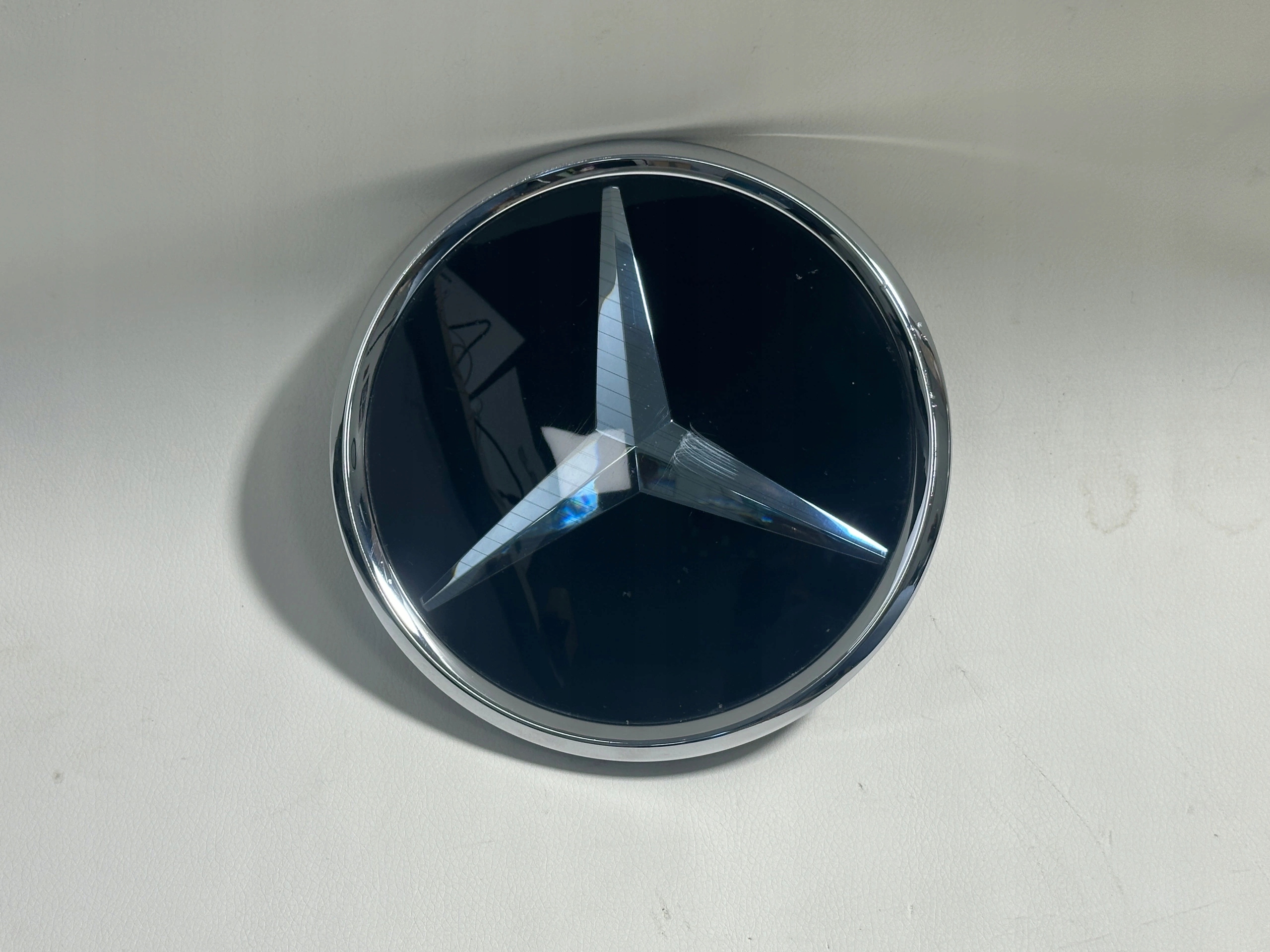 Mercedes C Klasa znaczek emblemat A0008881800