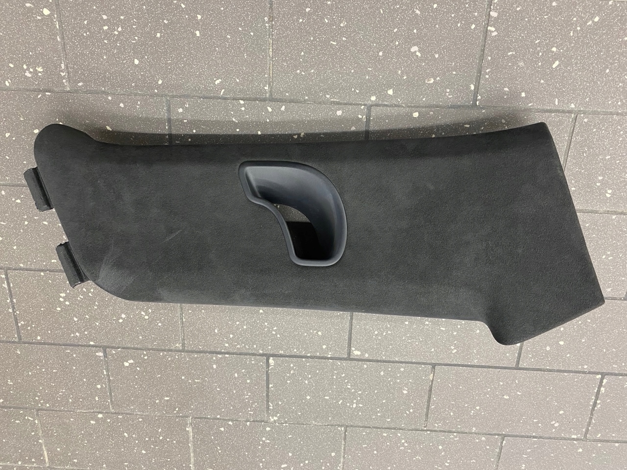 7P5867241N - КРЫШКА СТОЙКИ ЛЕВАЯ PORSCHE CAYENNE 7P5 ALCANTARA