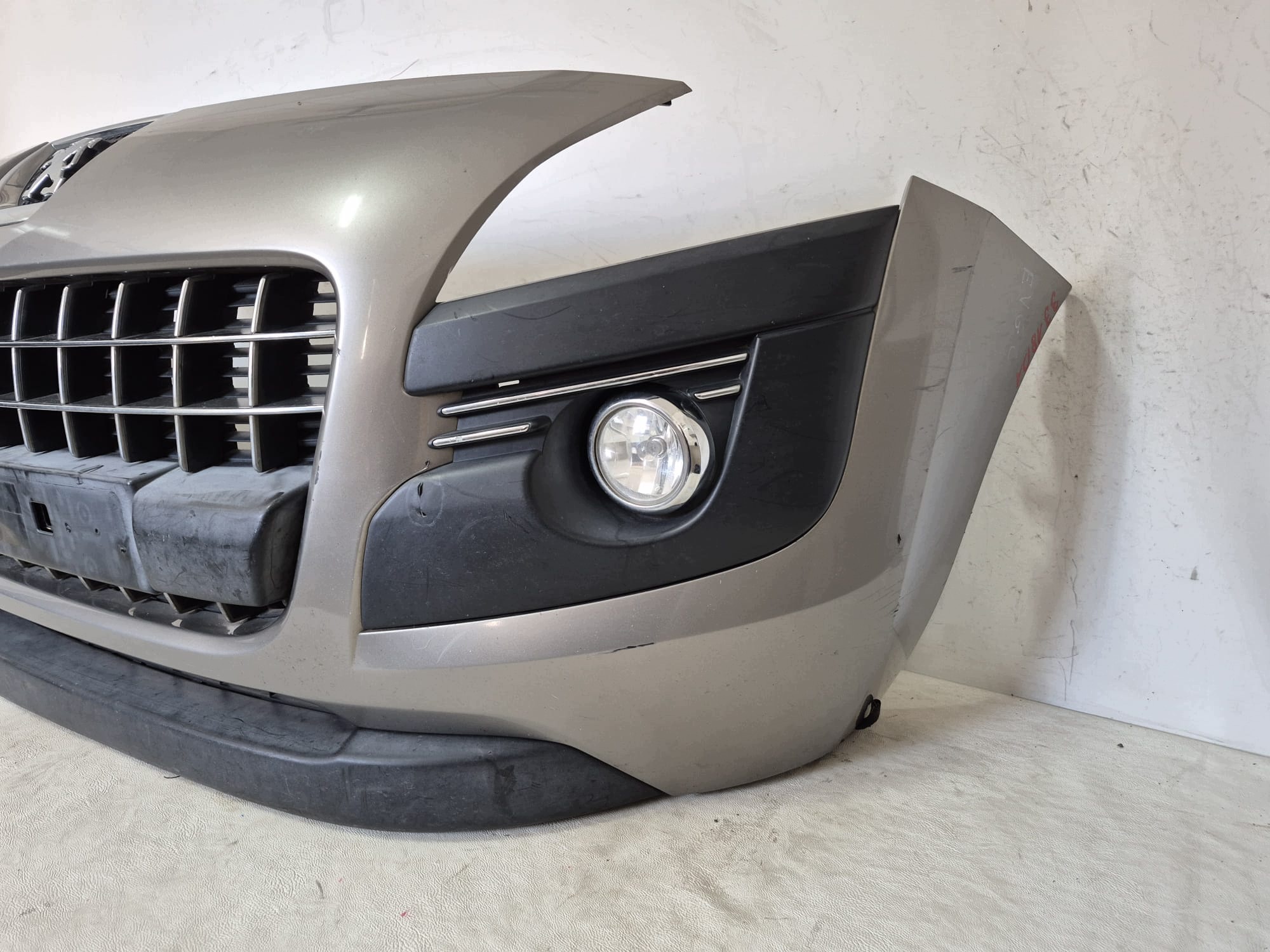 PEUGEOT 3008 and 1 09-13 bumper front front