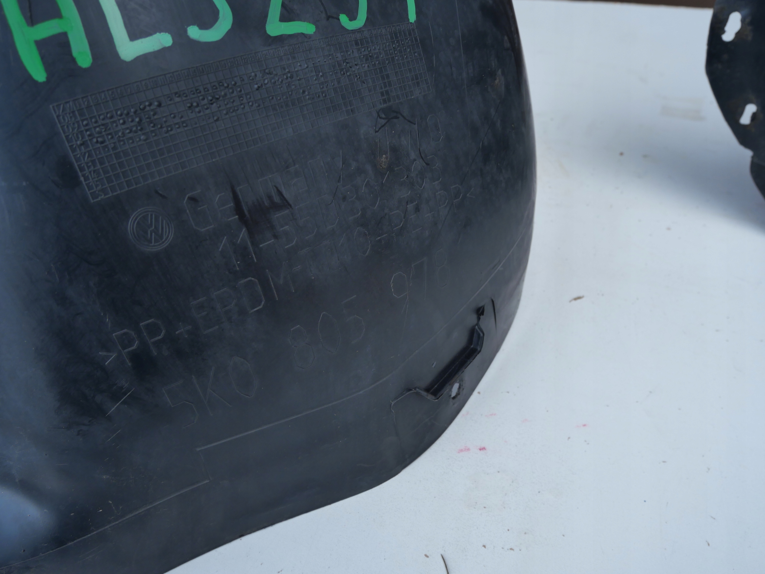 VW GOLF 6 VI mudguard front front 5K0805978 5K0805912