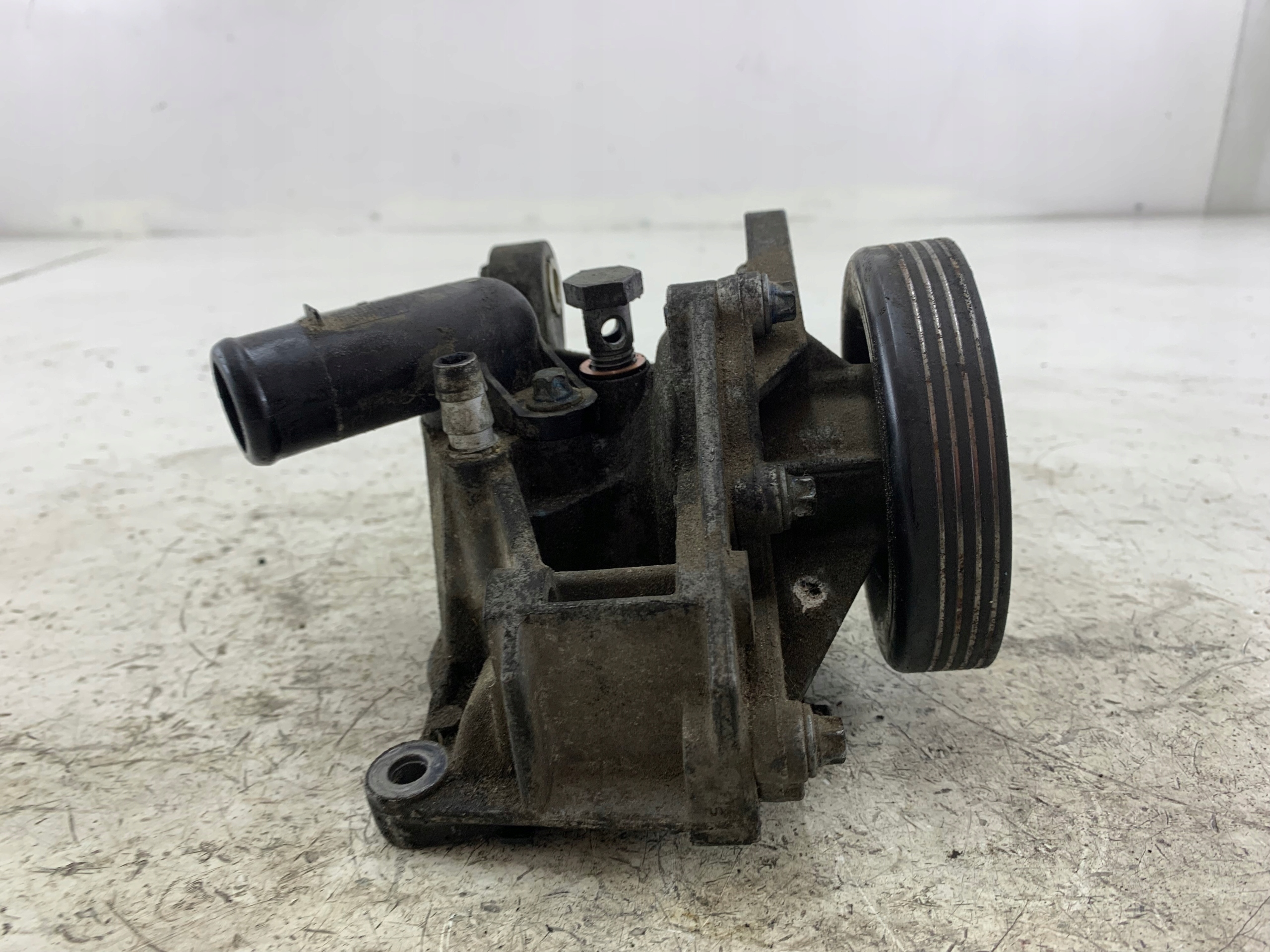 SMART FORTWO and 0.6 water pump 1602340039