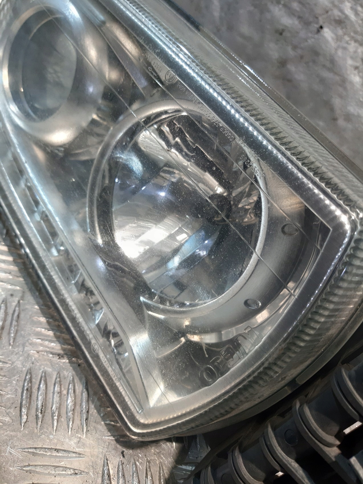 light right front IVECO STRALIS