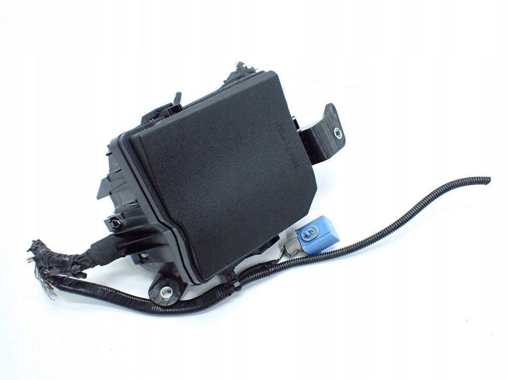 PUSZKA SKRZYNKA BEZPIECZNIKÓW MAZDA 2 HYBRID KB XP210 22R