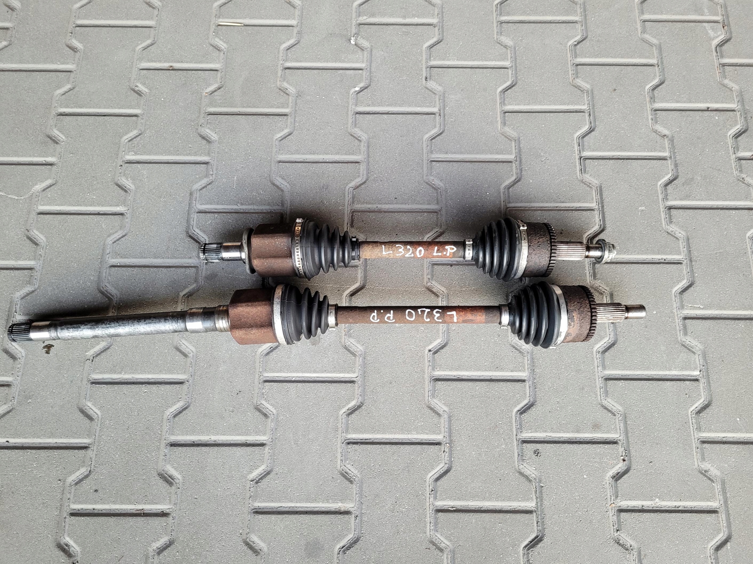 semi-axis front front left right RANGE ROVER III SPORT L320 LIFT 3.0 D