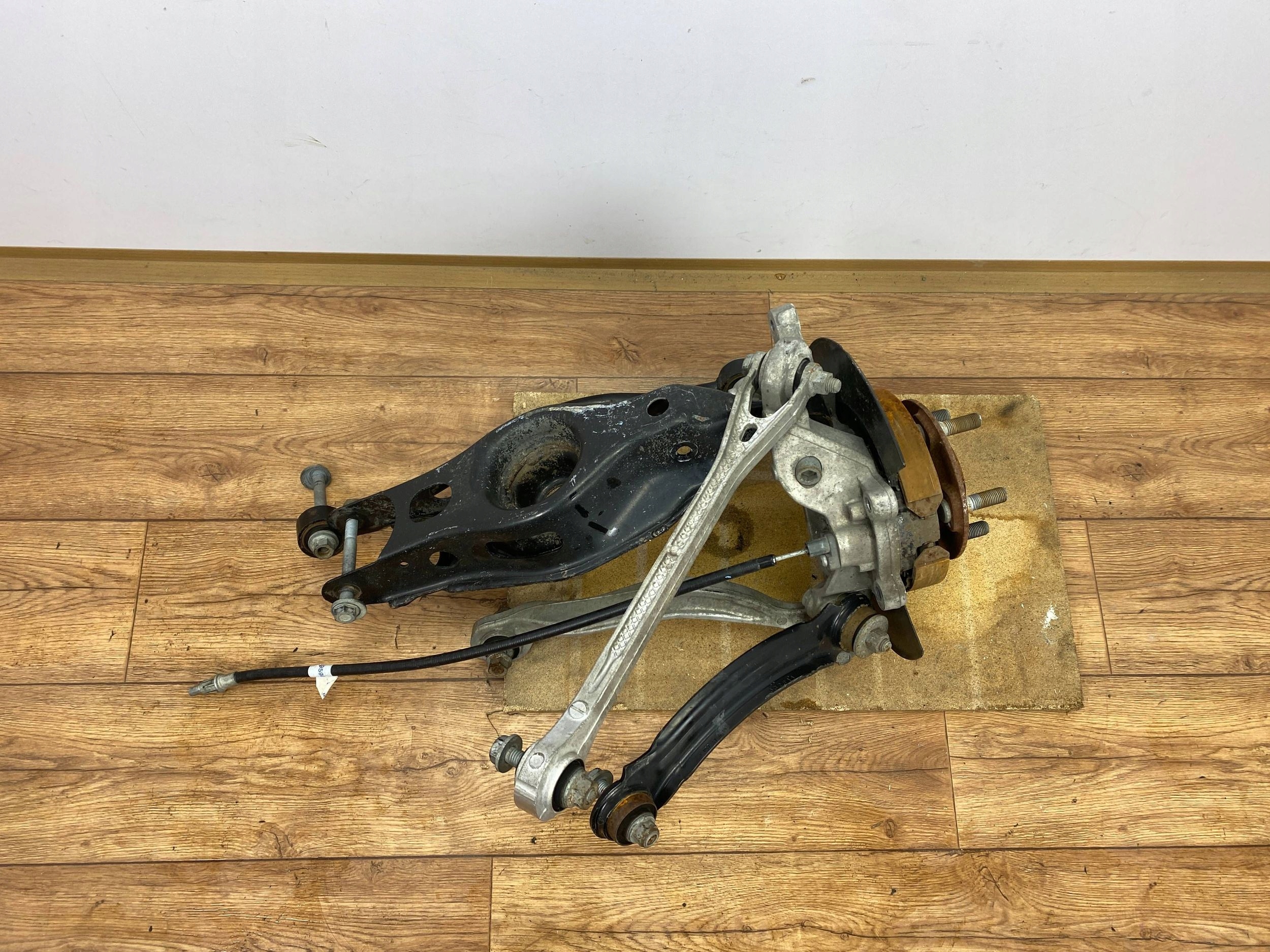 swing rear sususpension rear. Dodge Challenger 2015