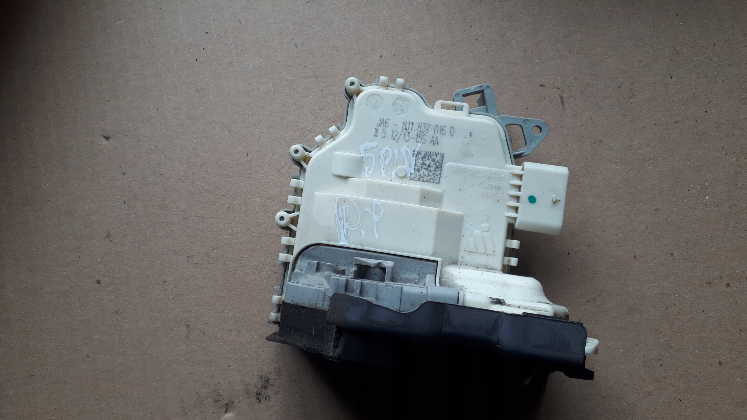 A6 C7 4G lock door right front 5PIN A7 S4 B8 A5