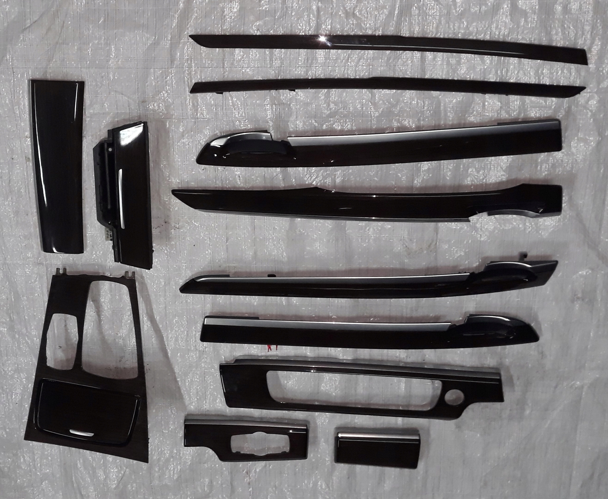 BMW 7 F01 декоративні планки інтер'єру консолі