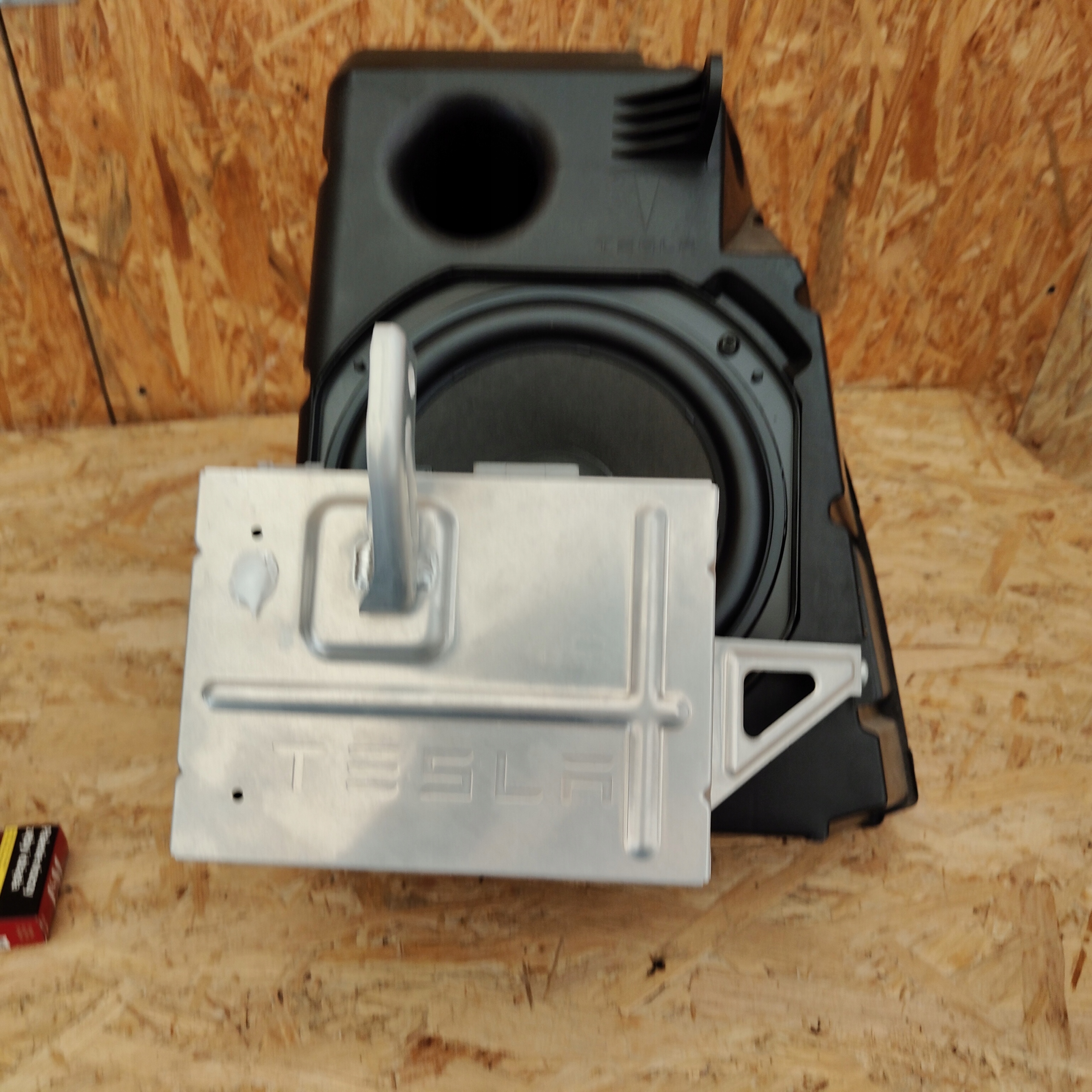 amplifier SUBWOOFER speaker TESLA MODEL 3