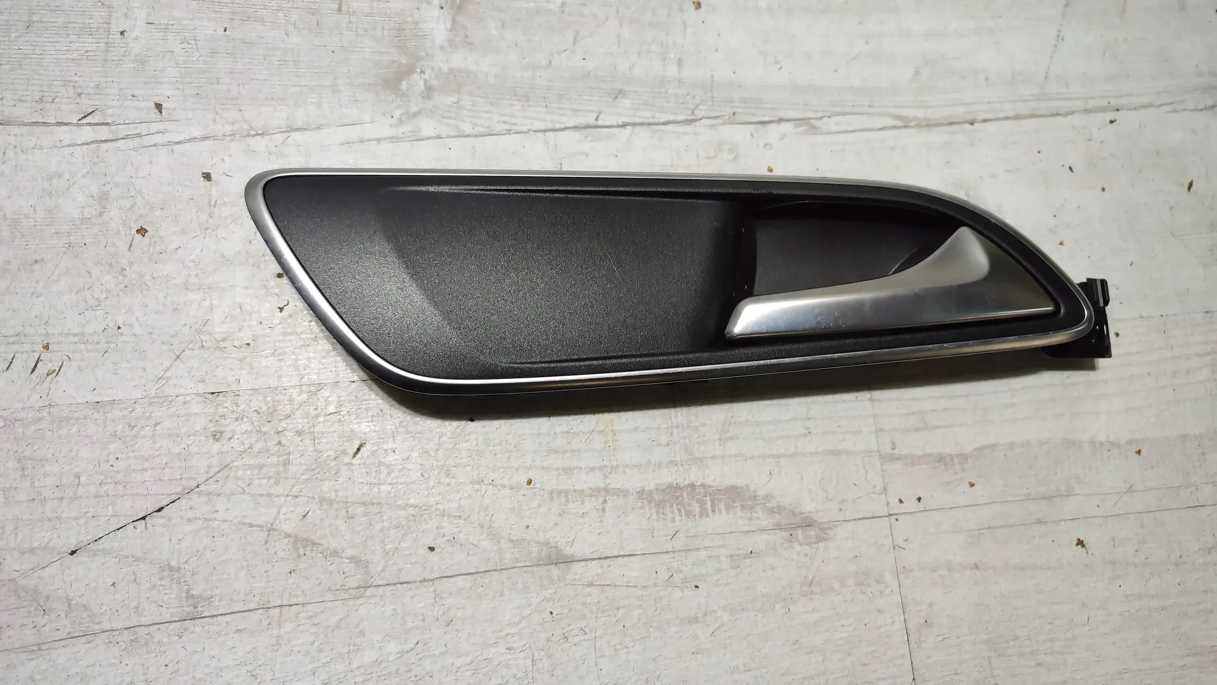 Mercedes-Benz A-classa W176 front side right handle inner