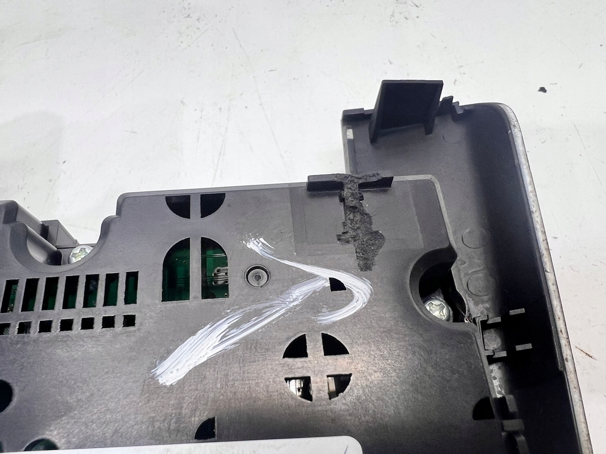 control panel MMI AUDI A3 8V 8V0919614B damag.