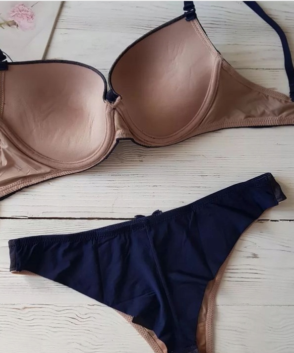 Komplet biustonosz + stringi 80C +L Acousma nowość Model Balaloum