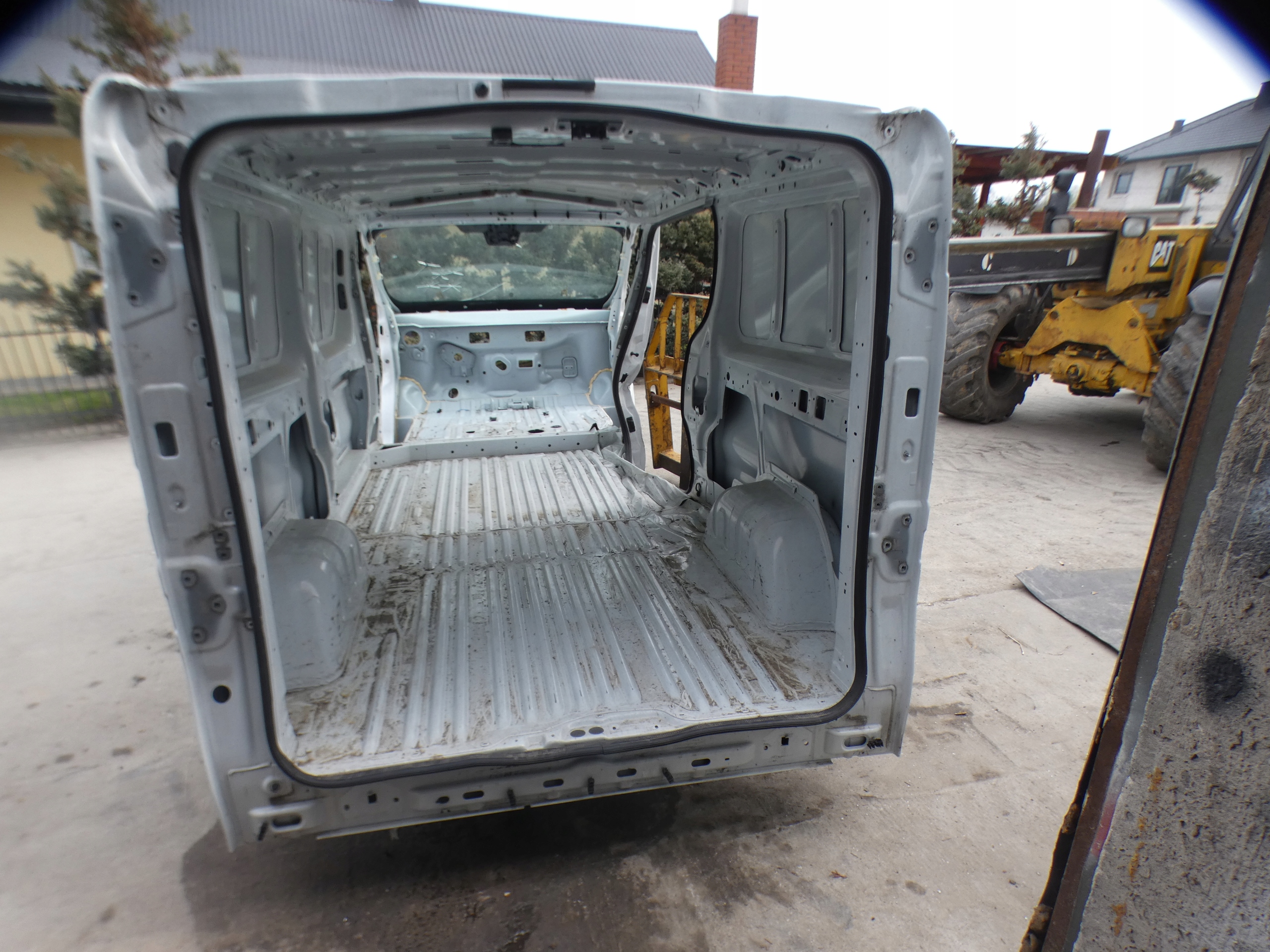 TRAFIC IV OPEL VIVARO 2024 rear panel threshold lower floor BOK fender LONG