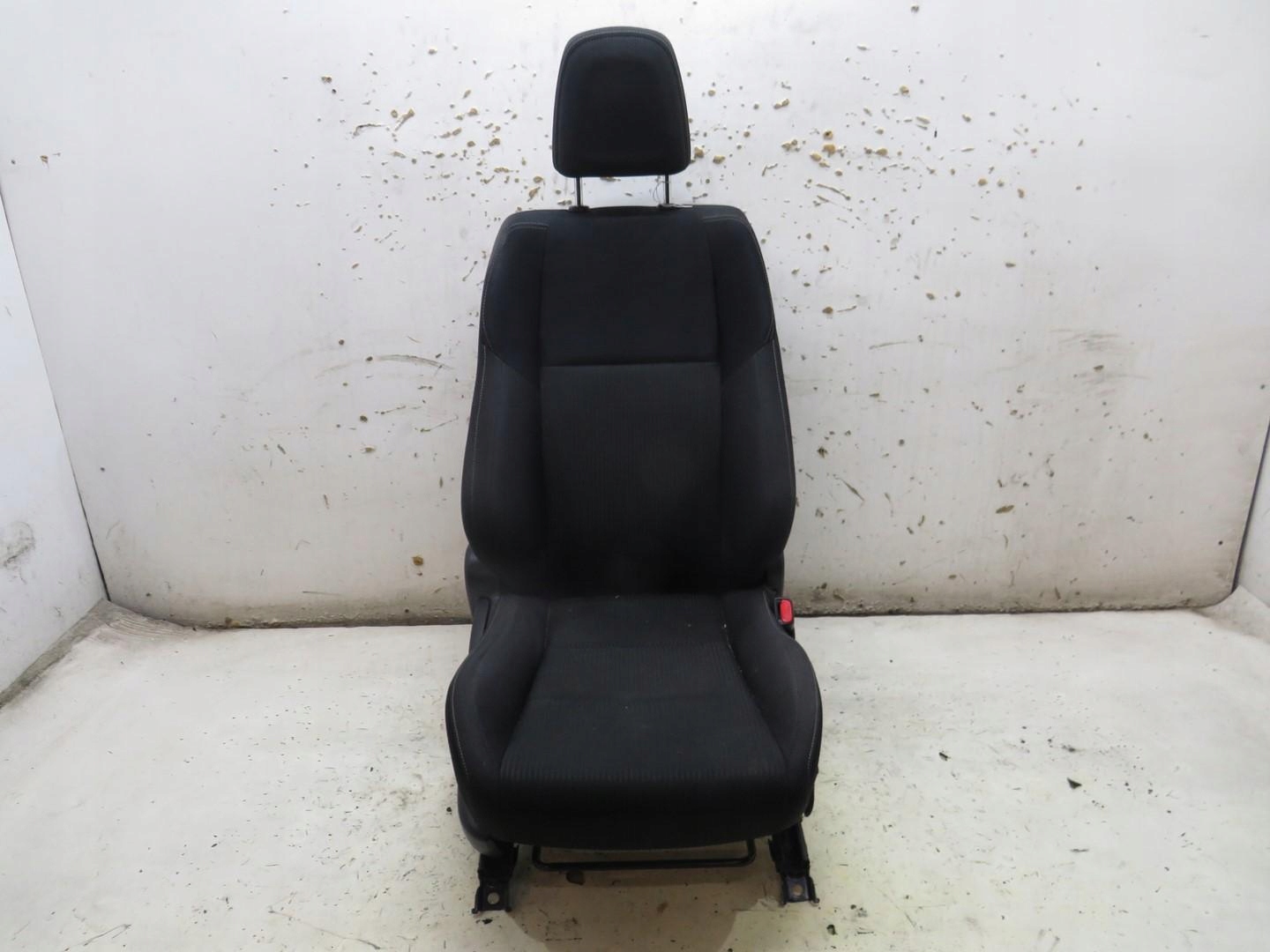 СТІЛЕЦЬ ЛІВИЙ ПЕРЕД TOYOTA RAV 4 IV