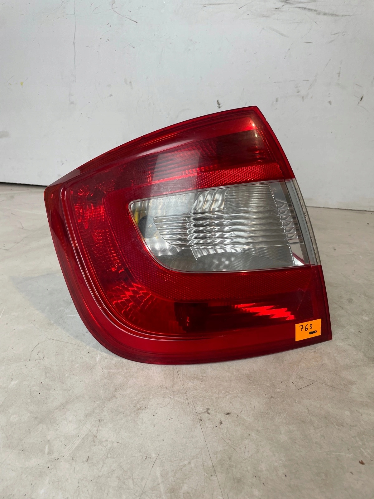 light rear part rear left Skoda Rapid HB