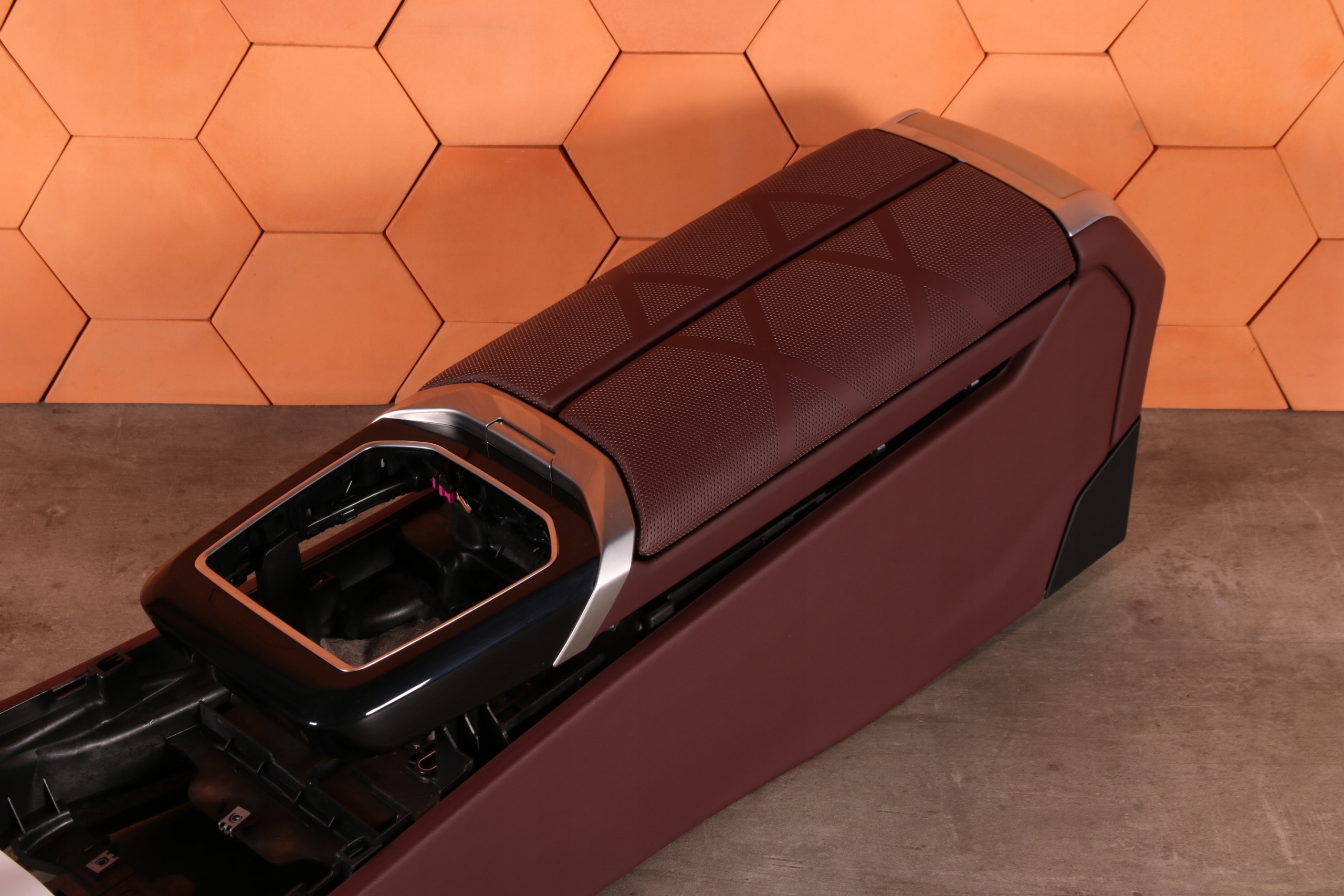 BMW G70 TUNEL central armrest leather AMARONE