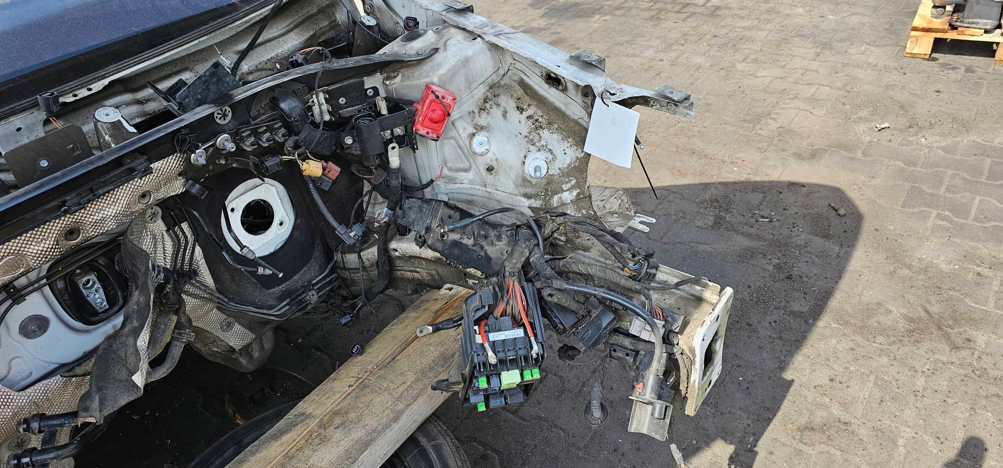 quarter left front VOLKSWAGEN PASSAT B8 R-LINE