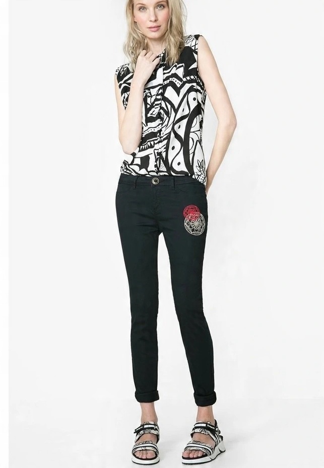 

Desigual czarne spodnie damskie jegginsy 24/XS