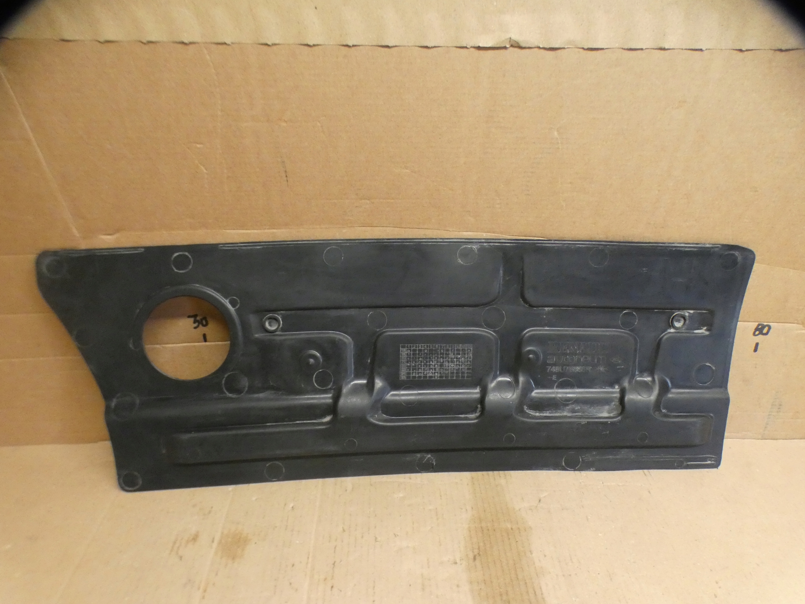 cover chassis right RENAULT CLIO V
