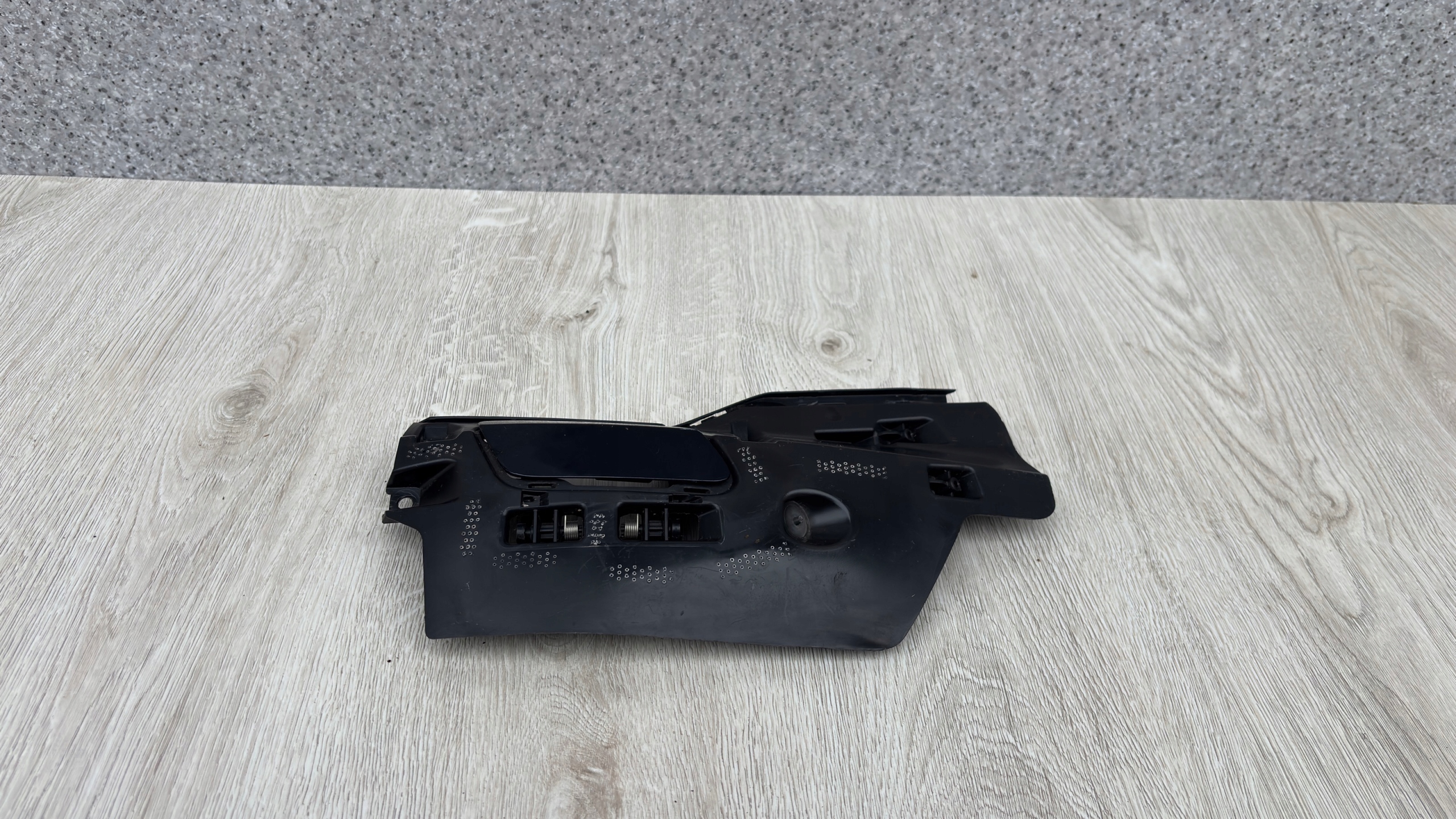 AUDI A6 C8 4K Droit Couvre SPRISKIWACZA + Support plaque Support K61/872WZ
