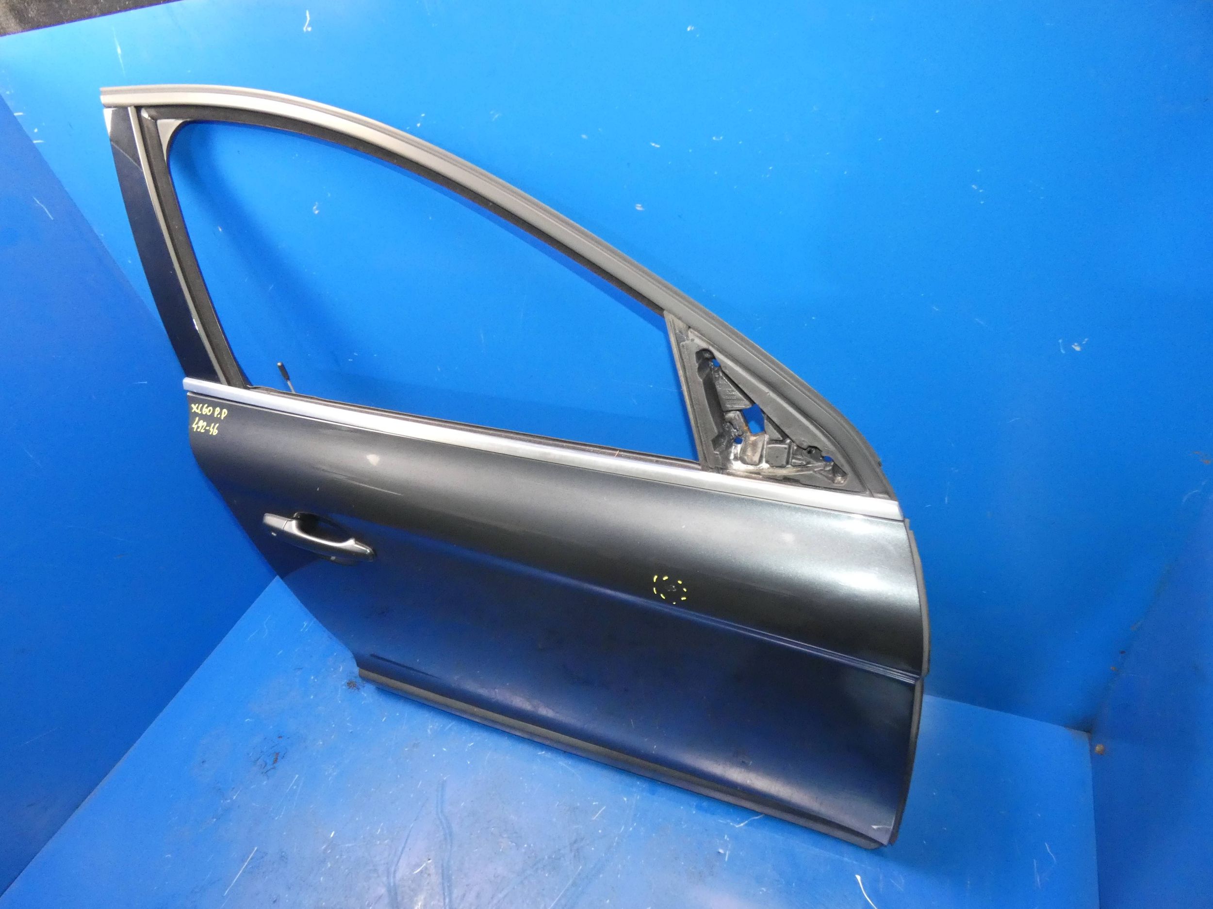 VOLVO XC60 and door right front front right complete 492-46