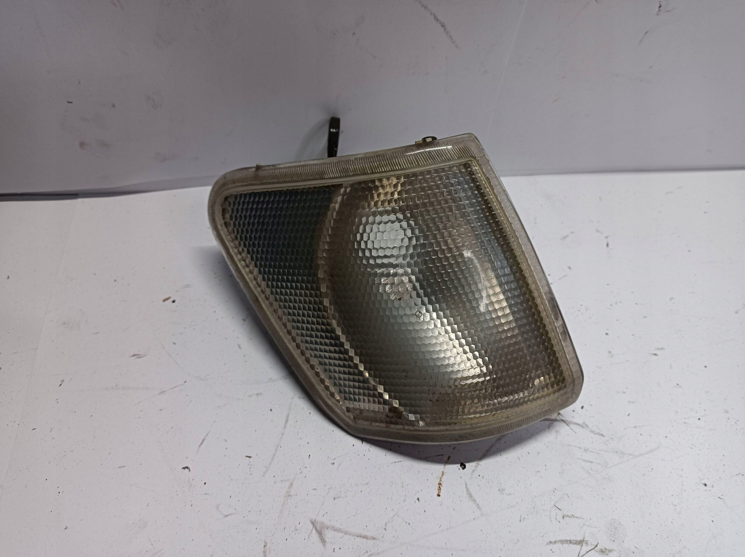indicator front right Ford Fiesta 1989-1995 93FG13368AA
