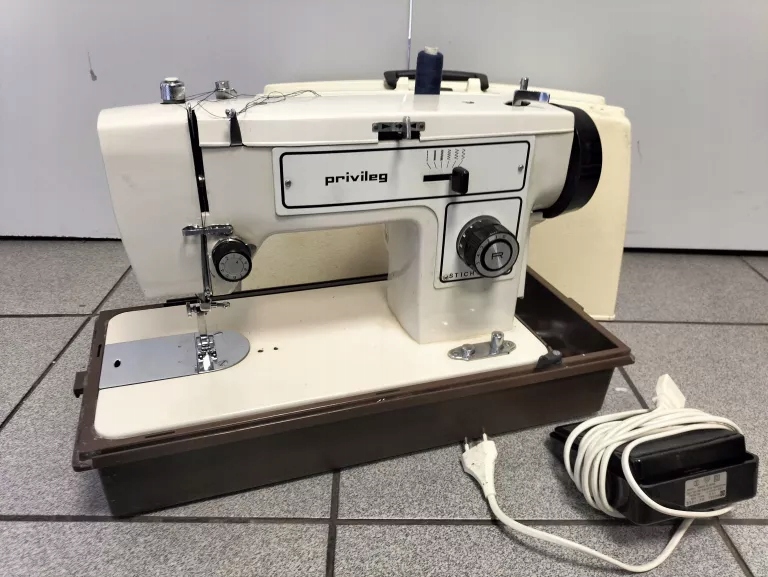 MASZYNA DO SZYCIA PRIVILEG 152M