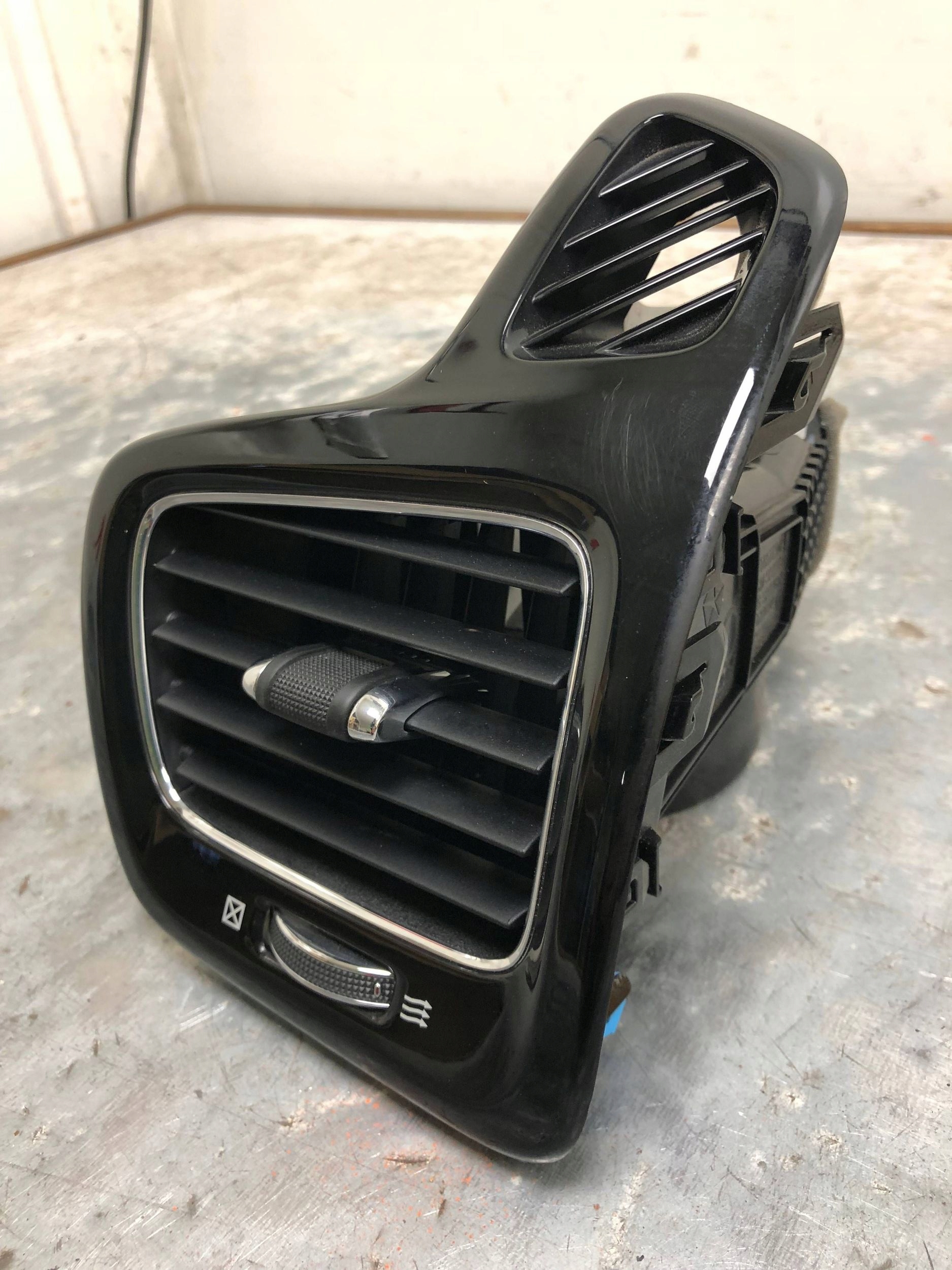 grid air conditioning devices right front BLACK PIANO JEEP COMPASS II