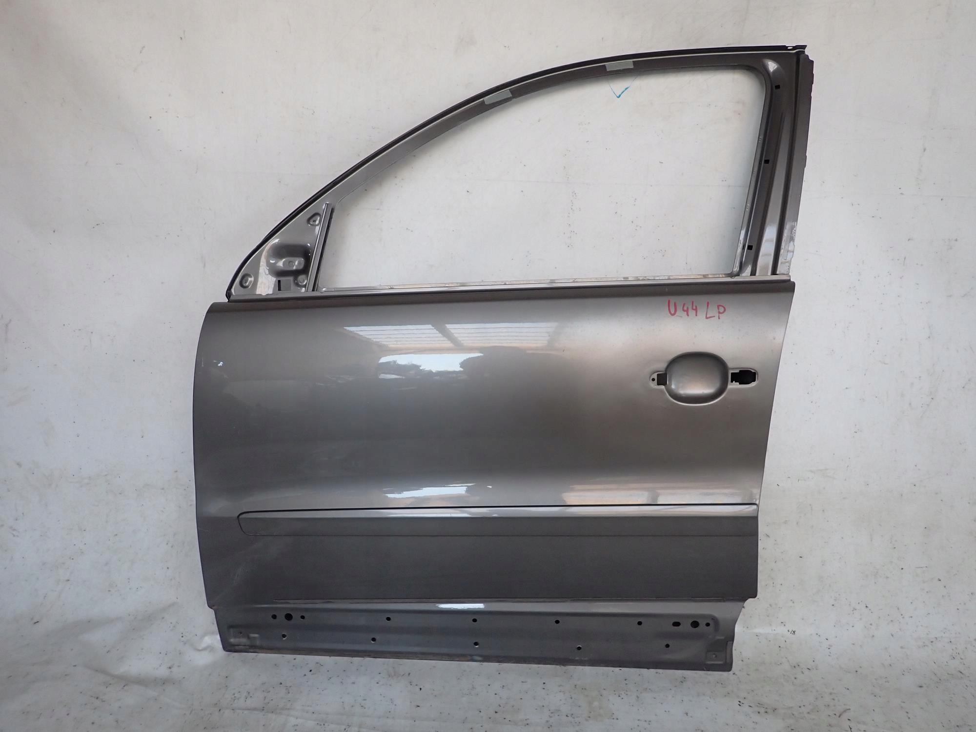 VW TIGUAN and 1 07-16 door front front left