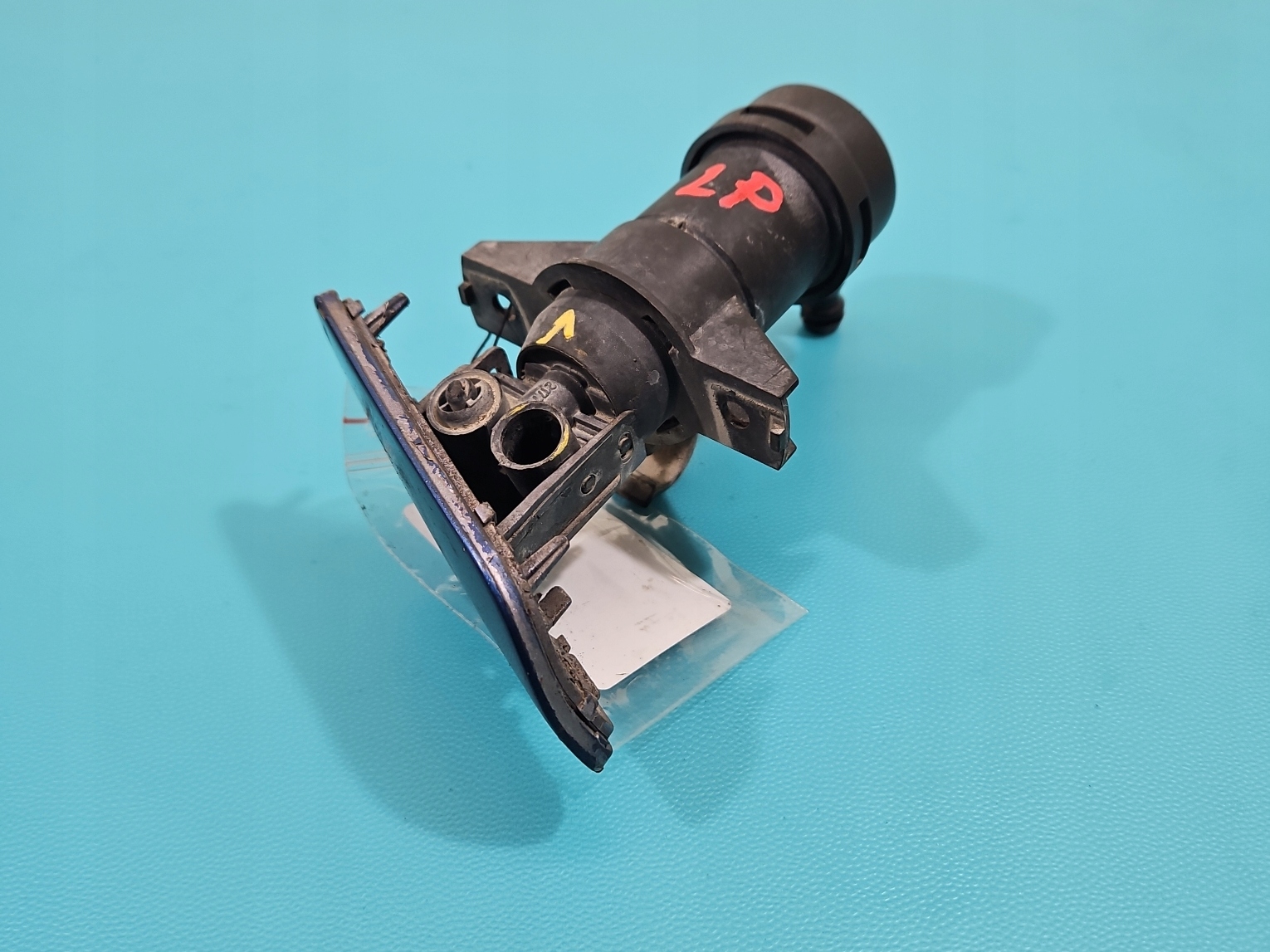 SPRYSKIWACZ ZAŚLEPKA REFLEKTORA LEWY AUDI A3 8P 8P3955276 XENON