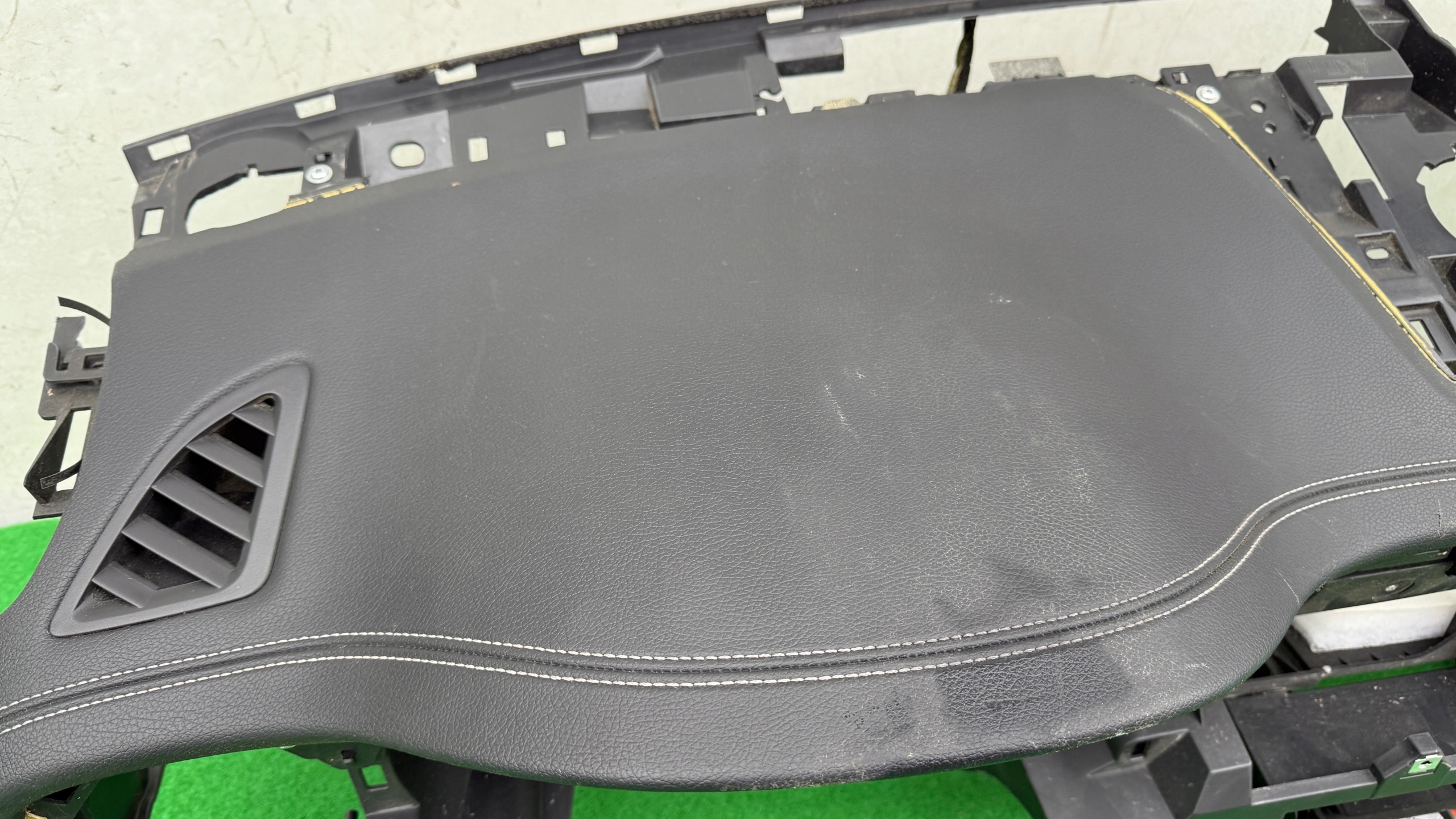 console dashboard instrument panel MERCEDES X-KLASA X470 681005XF0A 110HE