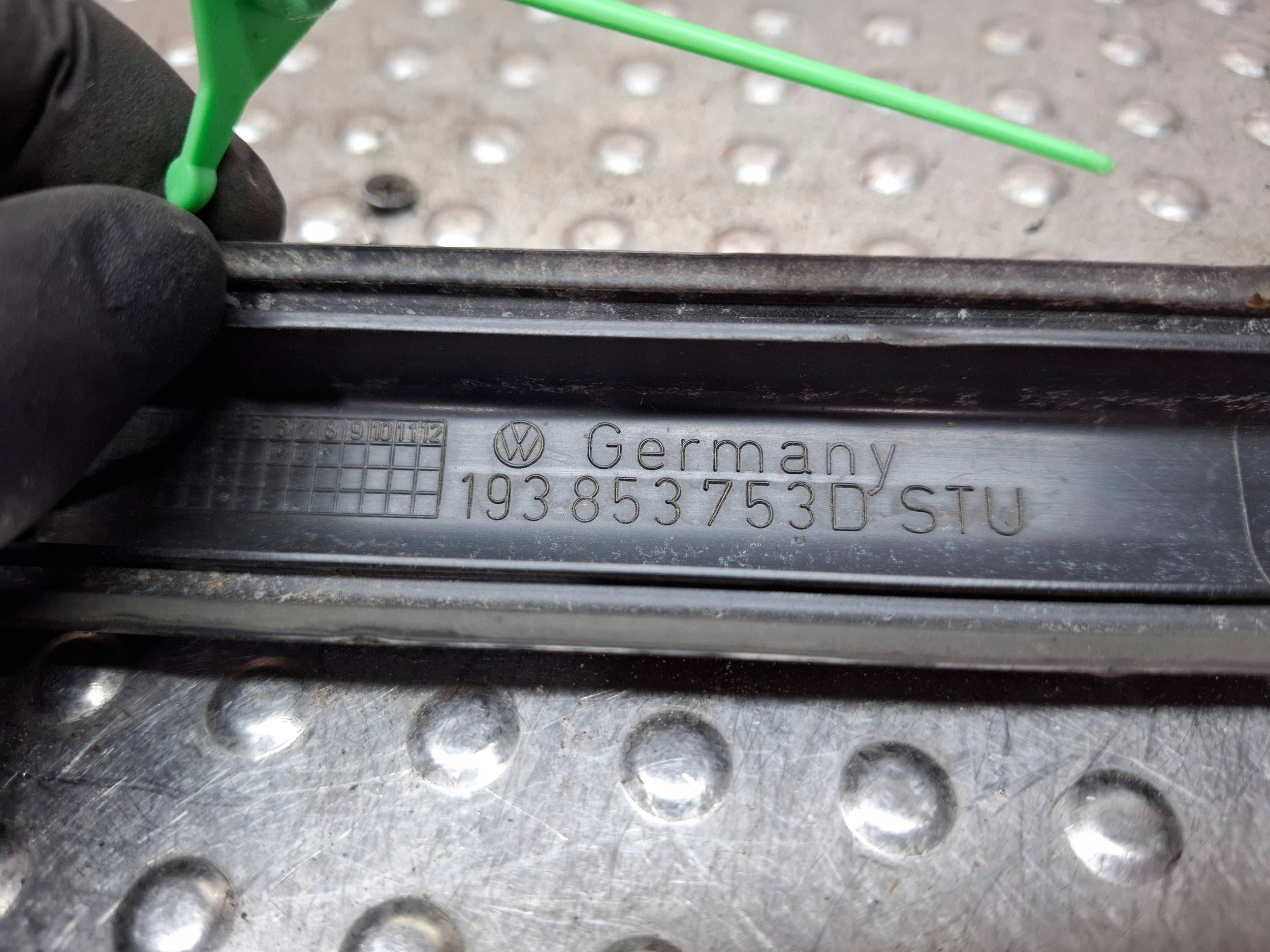 moulding door left rear part 193853753D VW GOLF II