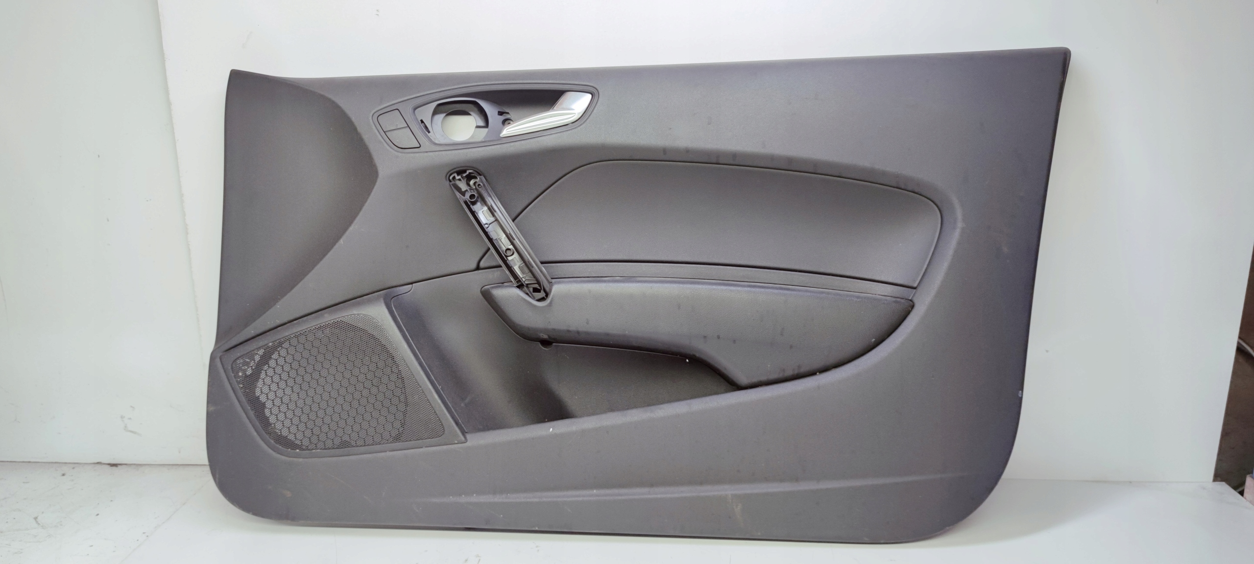 дверные карты правый передний Audi A1 8X1867106A *2