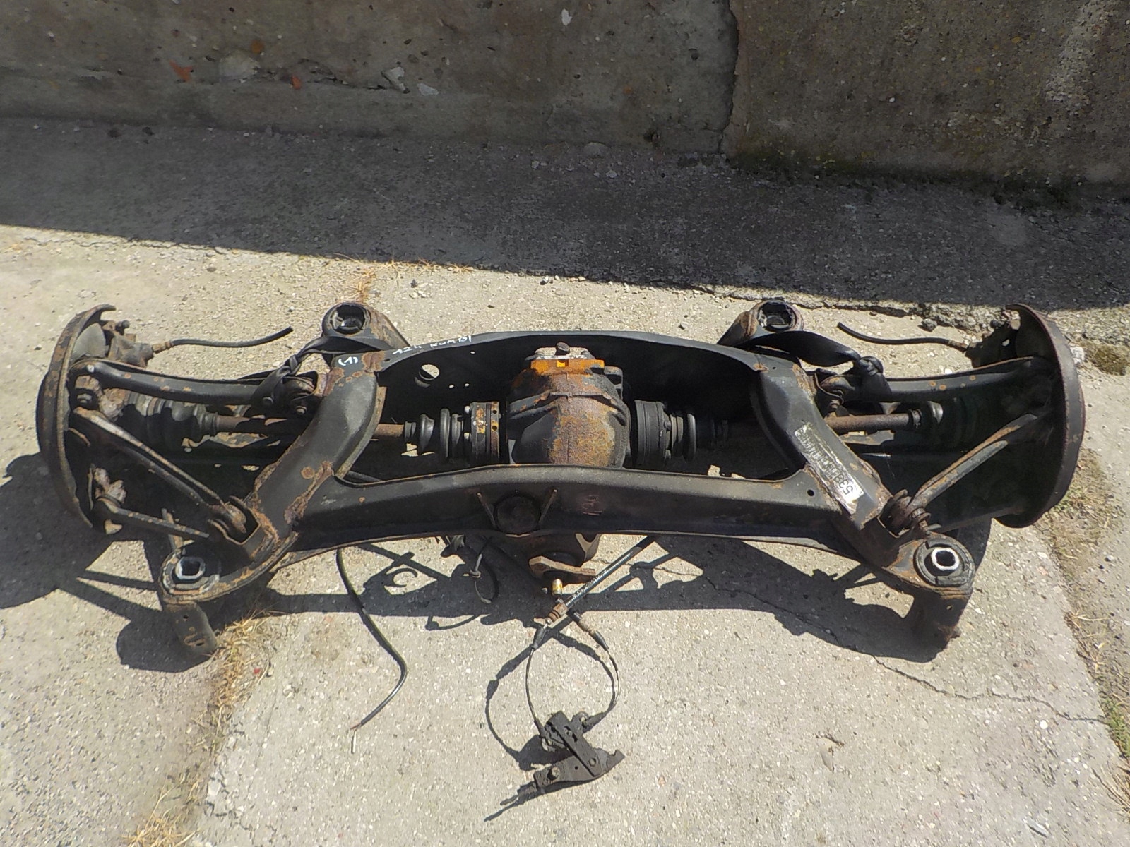 MERCEDES W124 ZAWIESZENIE TYŁ TYLNE 3.0 D KOMBI