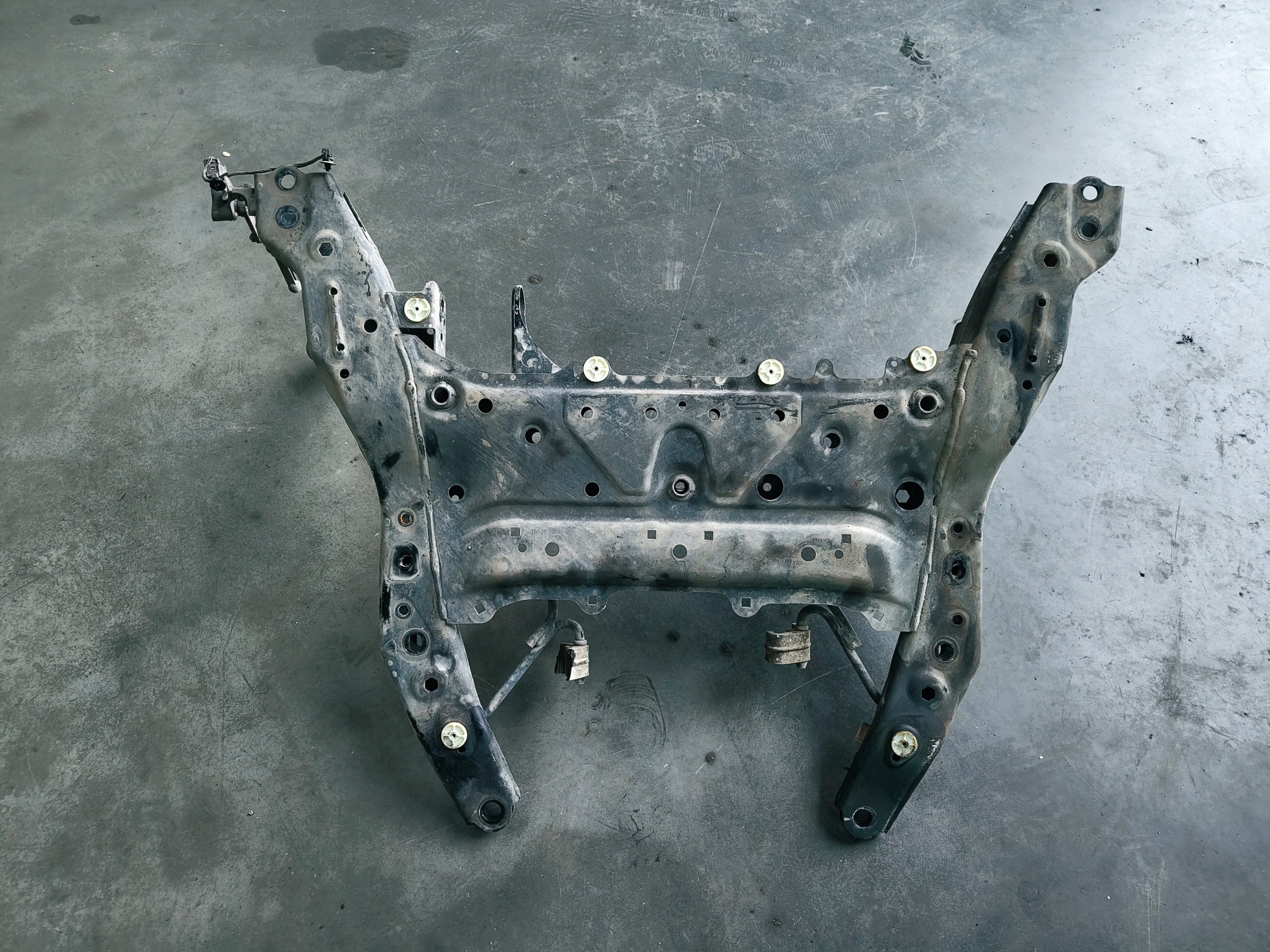MINI F56 axle beam subframe front 6869546