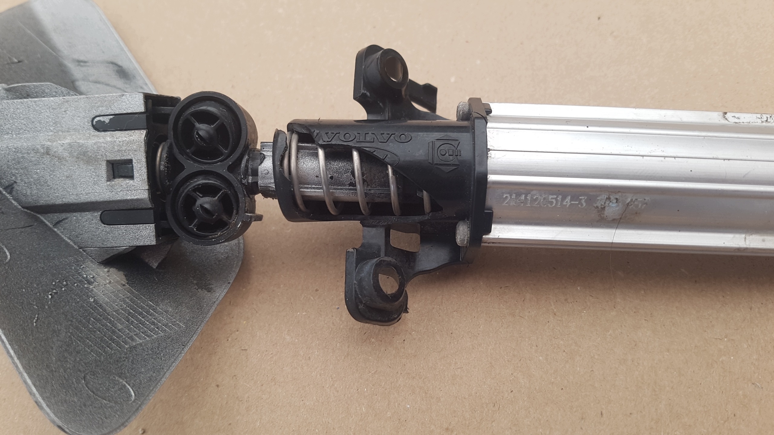 buse lave glaces +couvre gauche VOLVO S60 V60 II 10-18