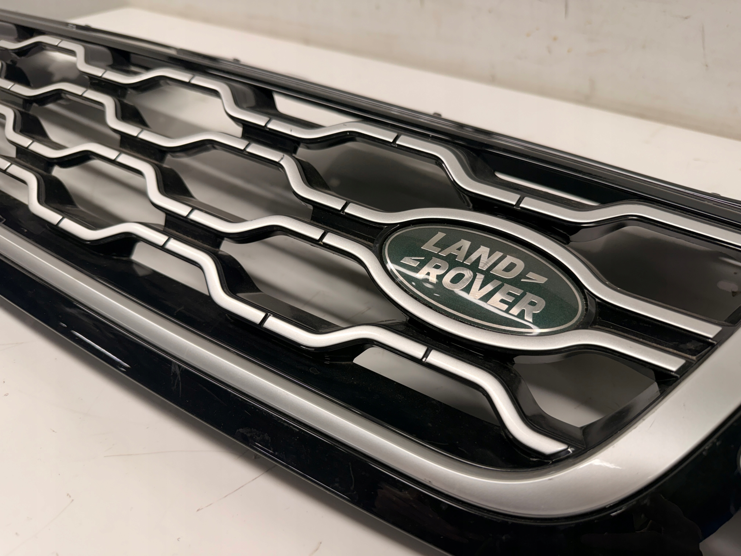 Land Rover Evoque II Grill Grill K8D2-8C436-AA