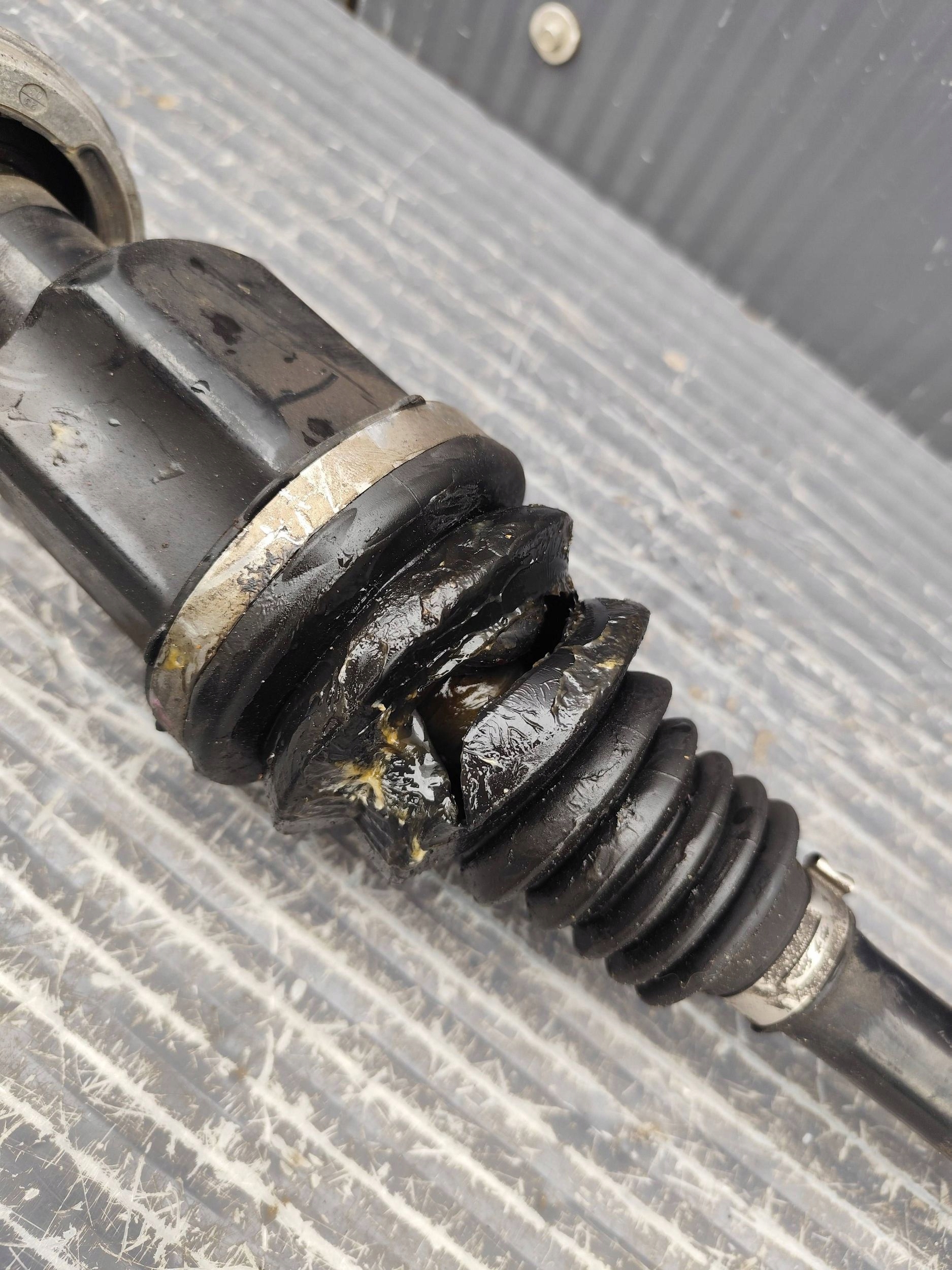 MERCEDES CLA W118 semi-axis right A1773306400