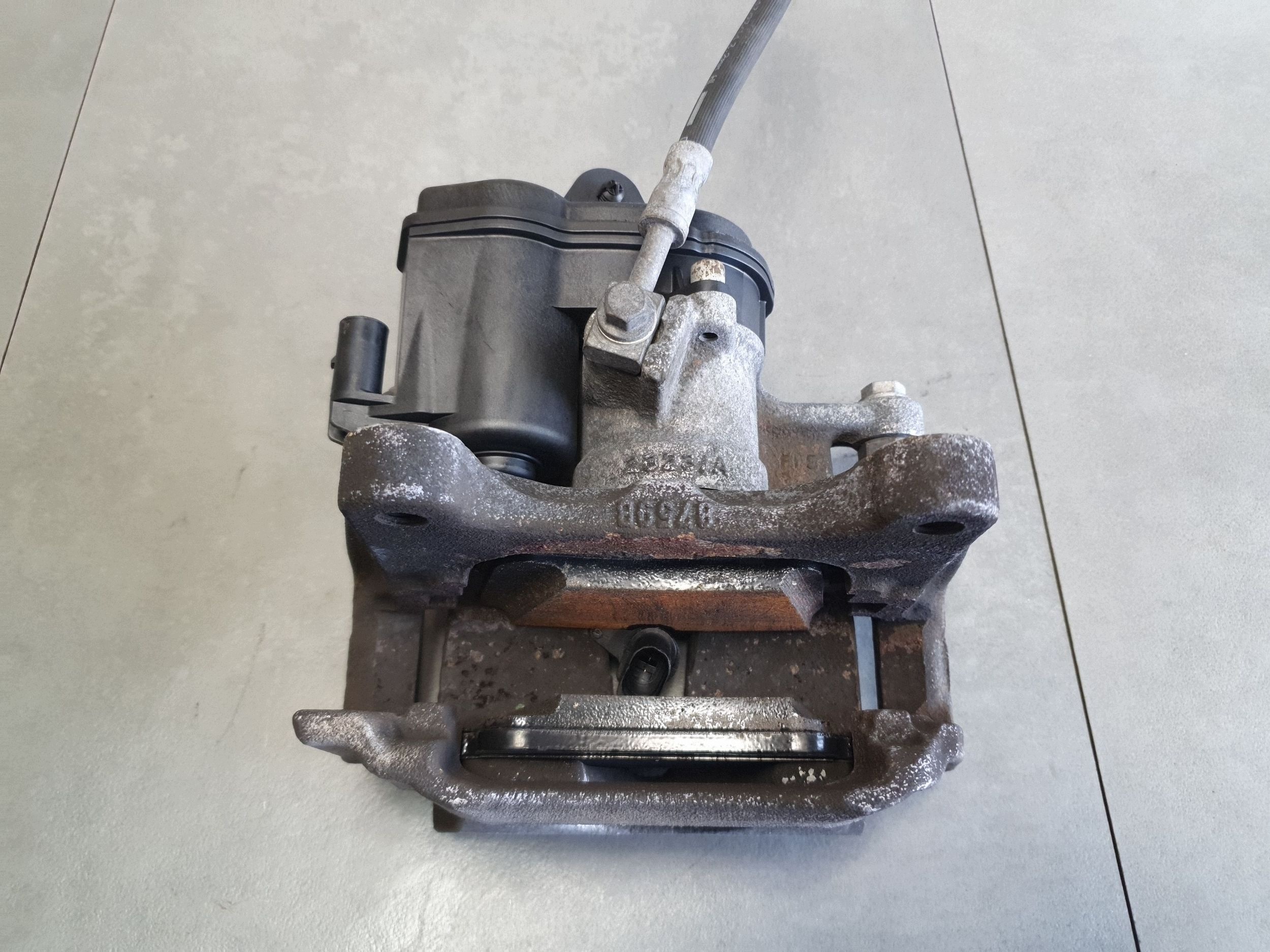 Audi Q7 4M caliper brake left rear part rear 4M0615405AR