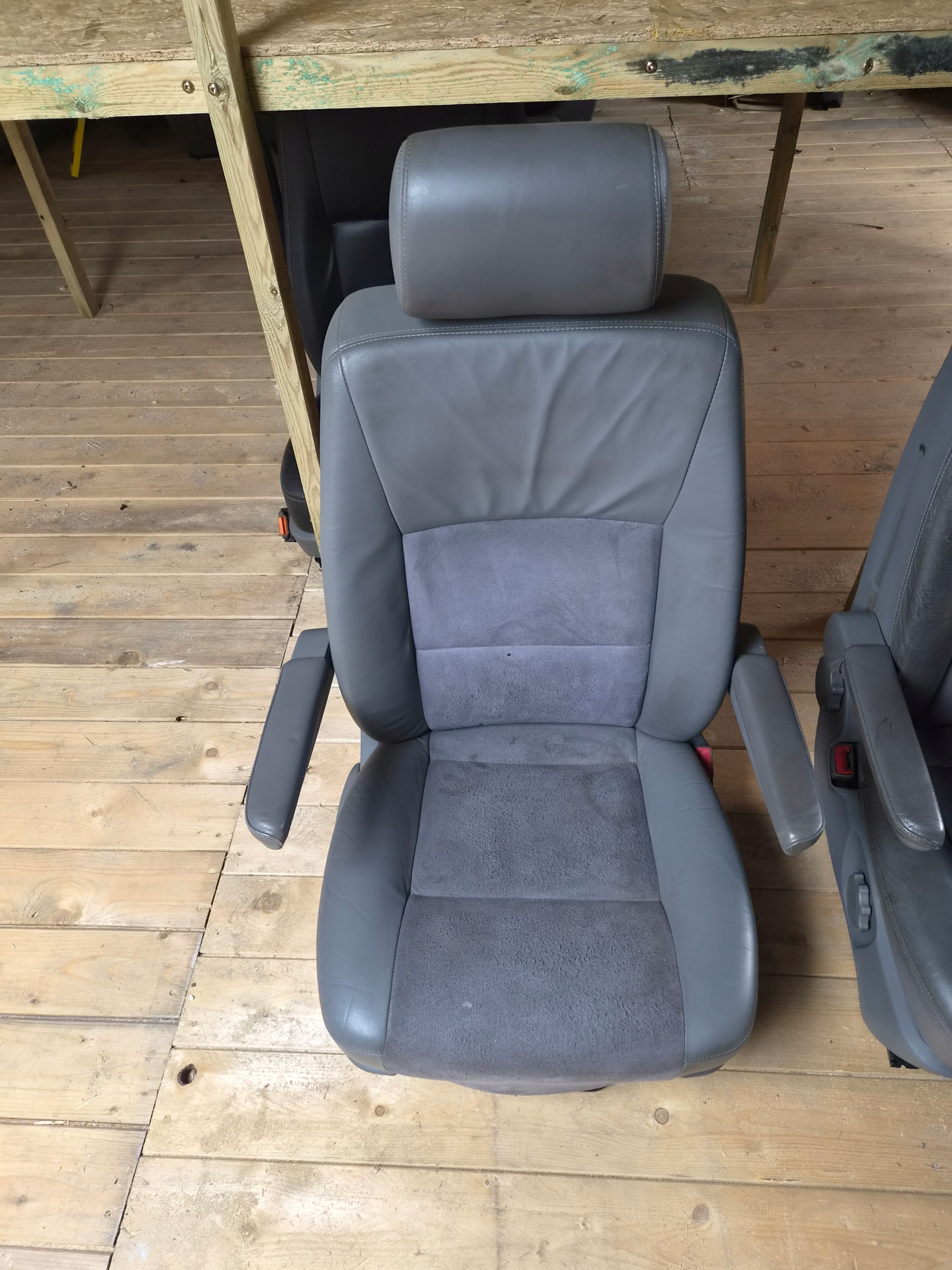 VW T5 T6 KOMPLET seats PRZEDNICH PASAZER KIEROWCA front leather/ alkaline