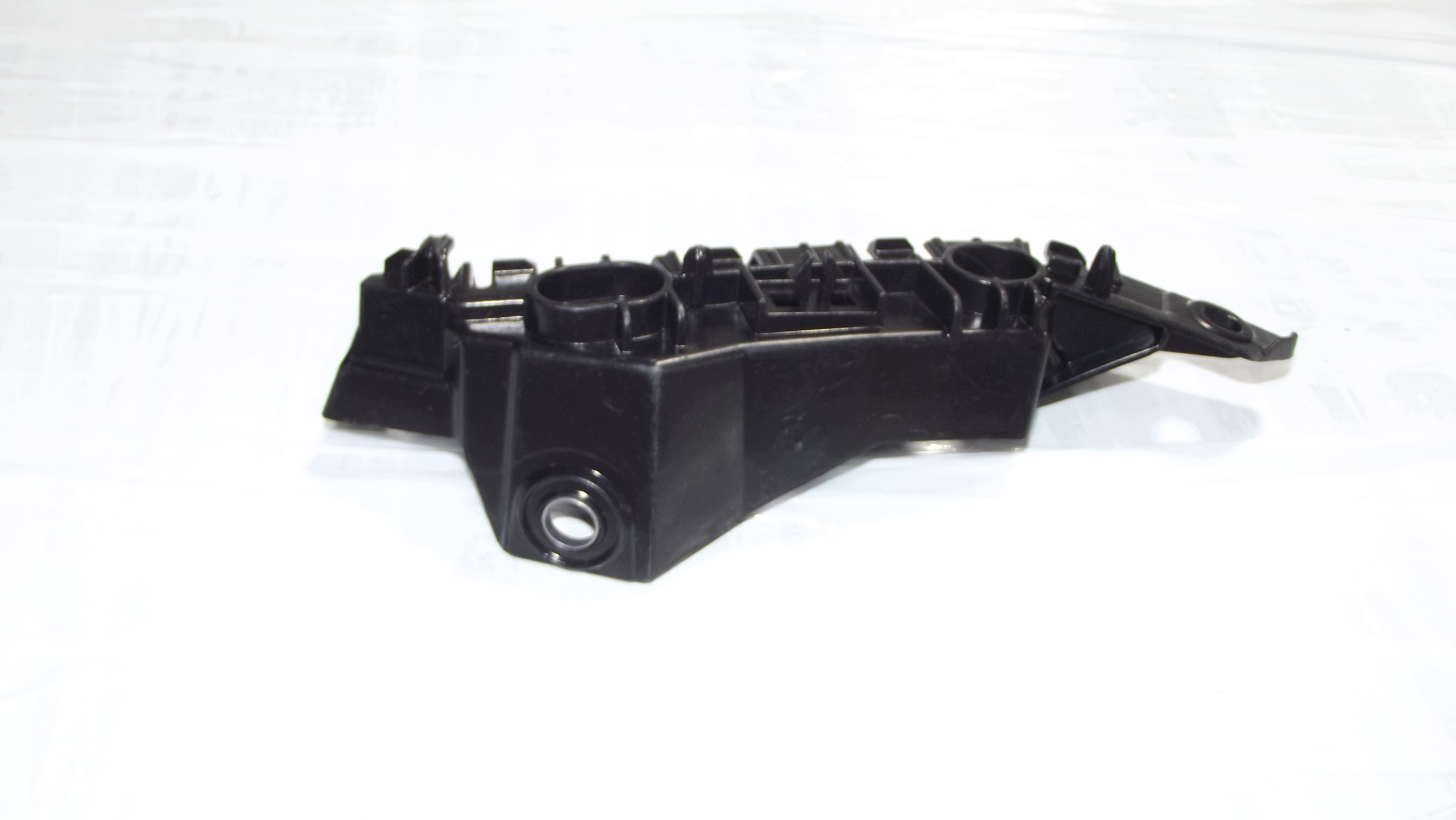 VW Golf VII bumper bracket right front 5G0807050B / 5G0807184C