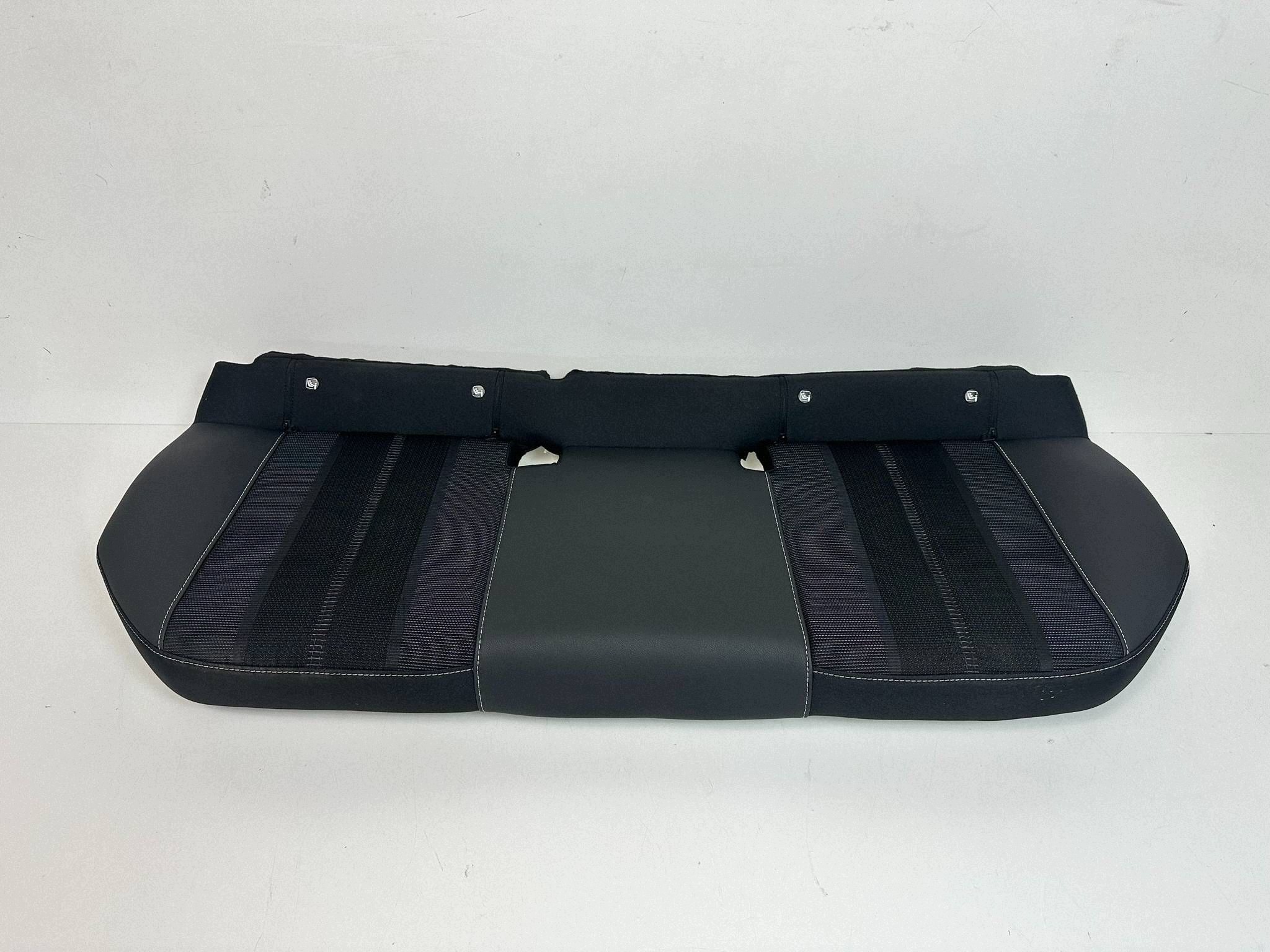 Opel Mokka B Sitz hinten heck Siedzisko