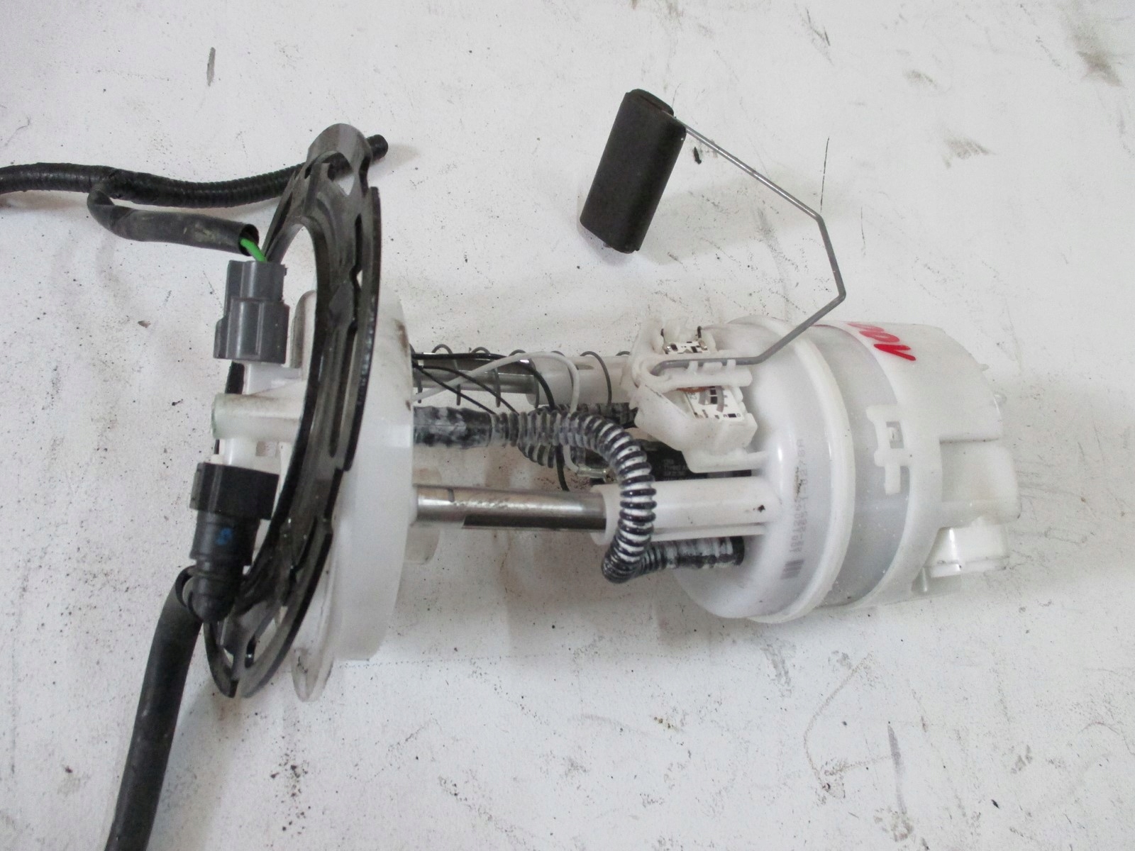 feed pump NISSAN MICRA K14 100114972AB
