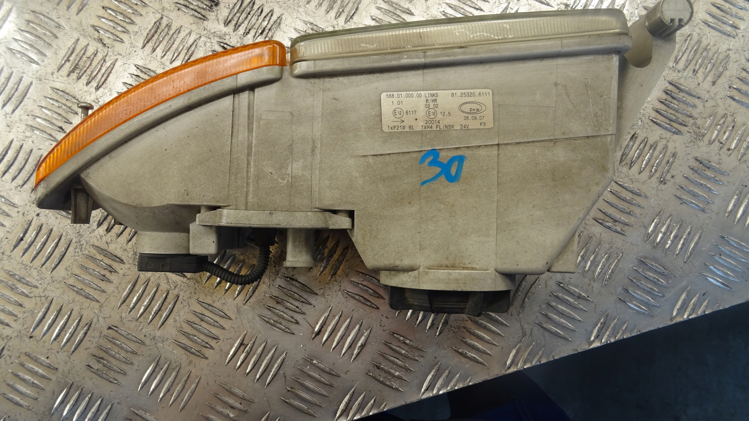 Nebelscheinwerfer links MAN TGA TGL 81253206111 nr30