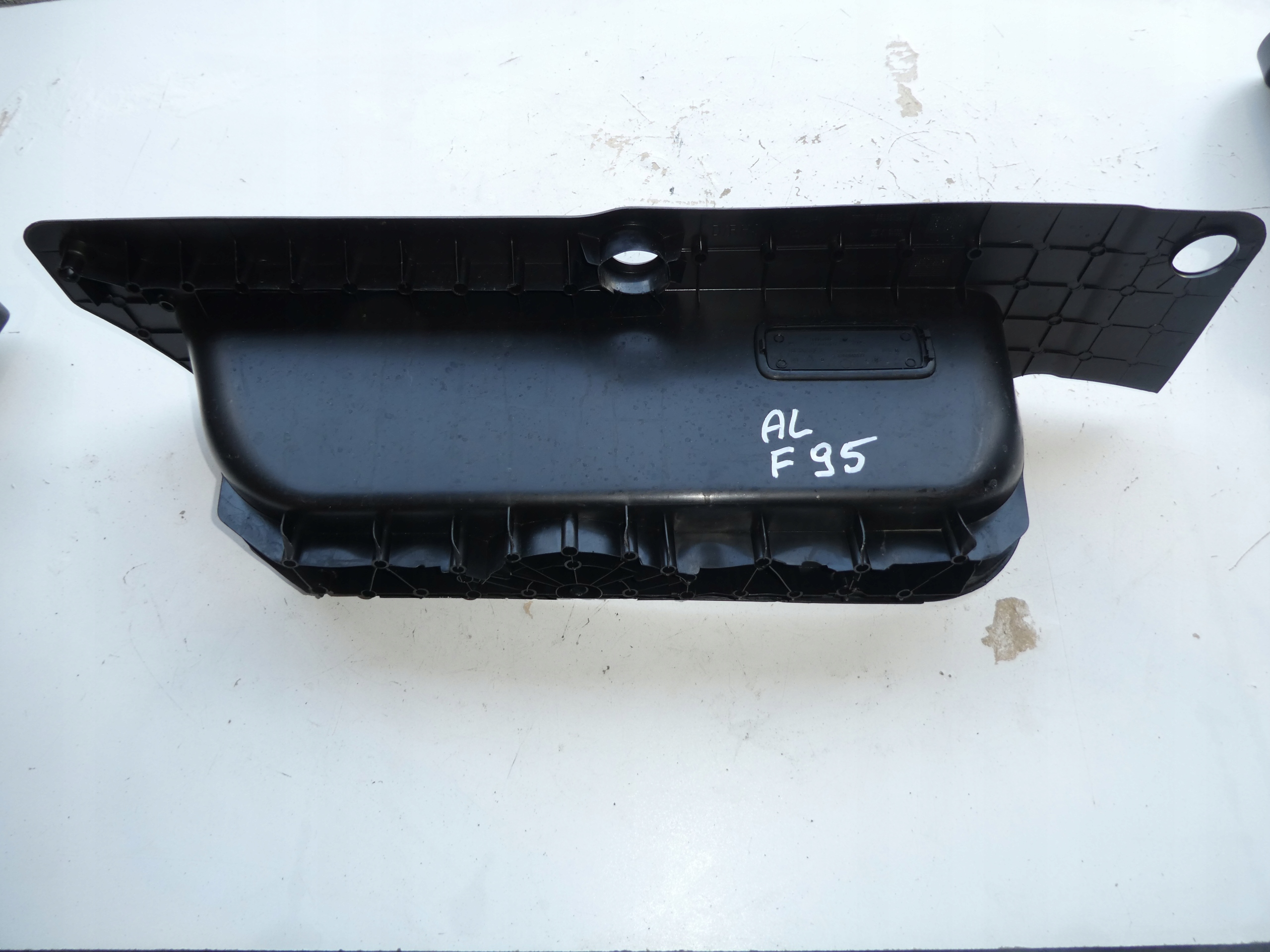 TRAFIC VIVARO II STOPIEN threshold right 8200967010