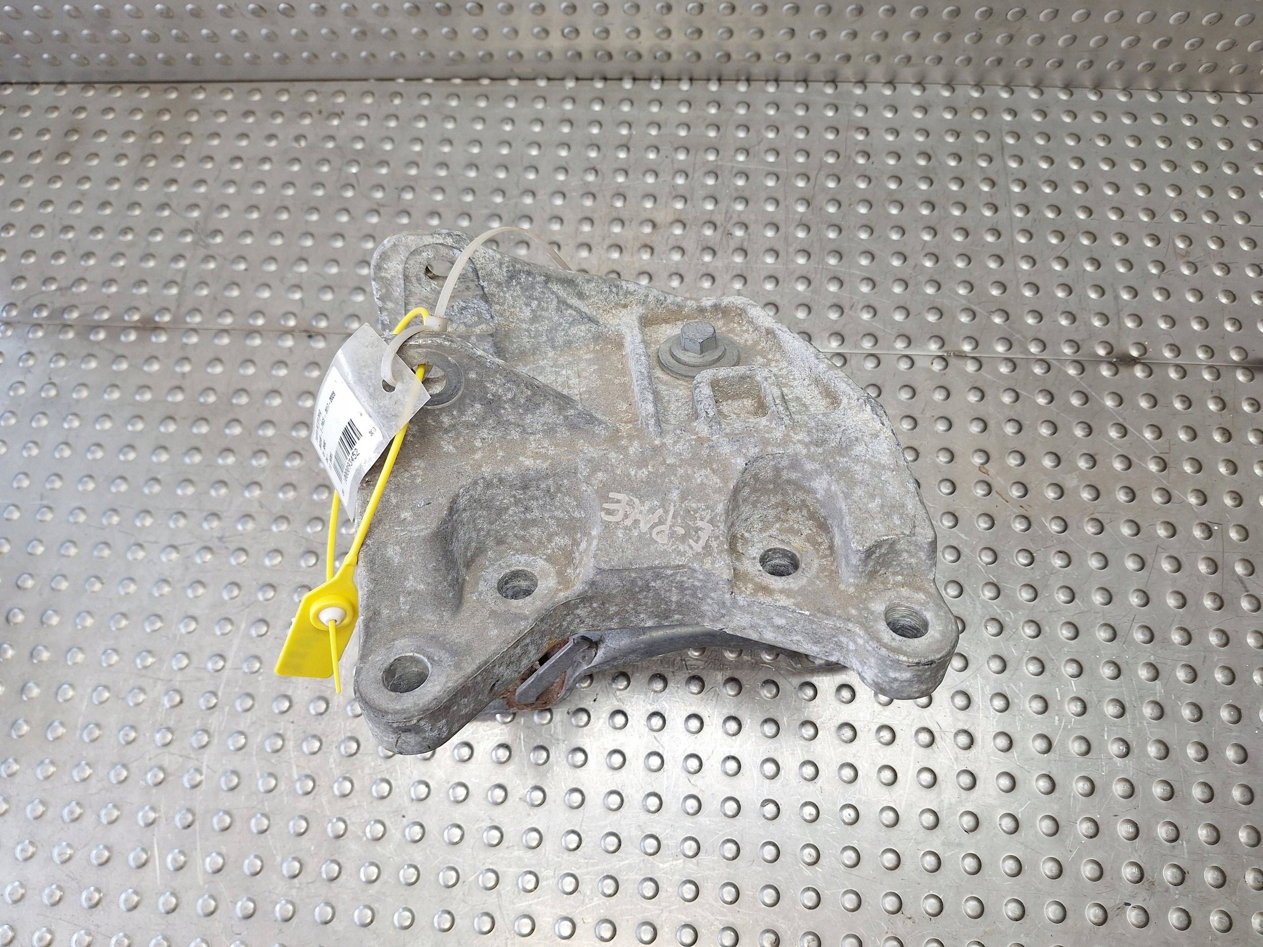 holder engine mount BJ32-6F012-AB GJ32-6P096-AF JAGUAR E-PACE X540 LIFT