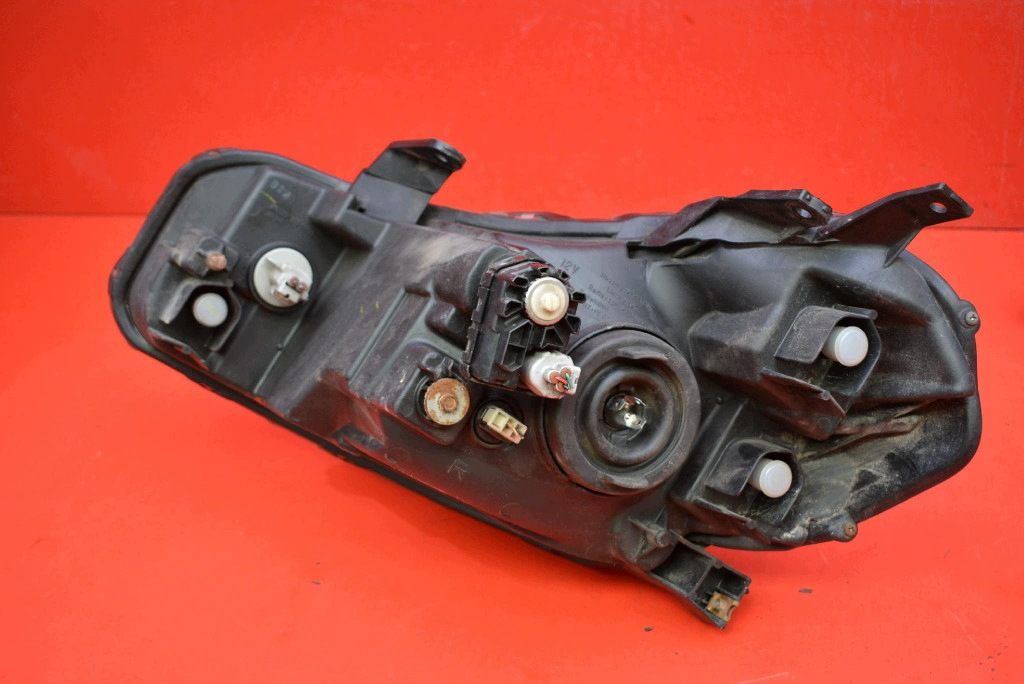 REFLEKTOR right light front EU SUZUKI SX4 1 and 06-14