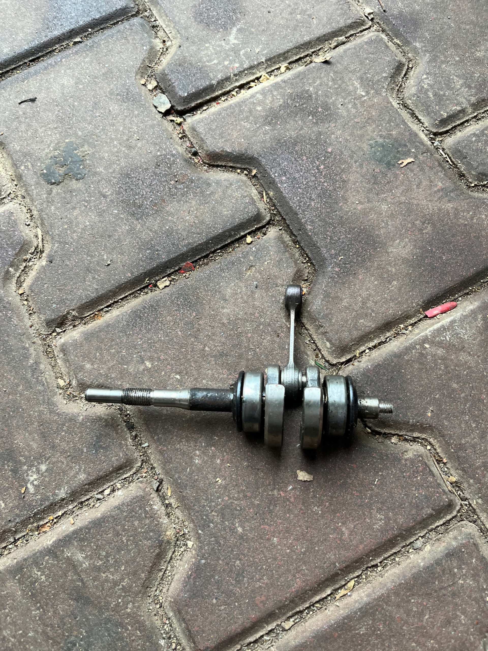 Wał korbowy Husqvarna 128 R Kod producenta 4995848384885996887878