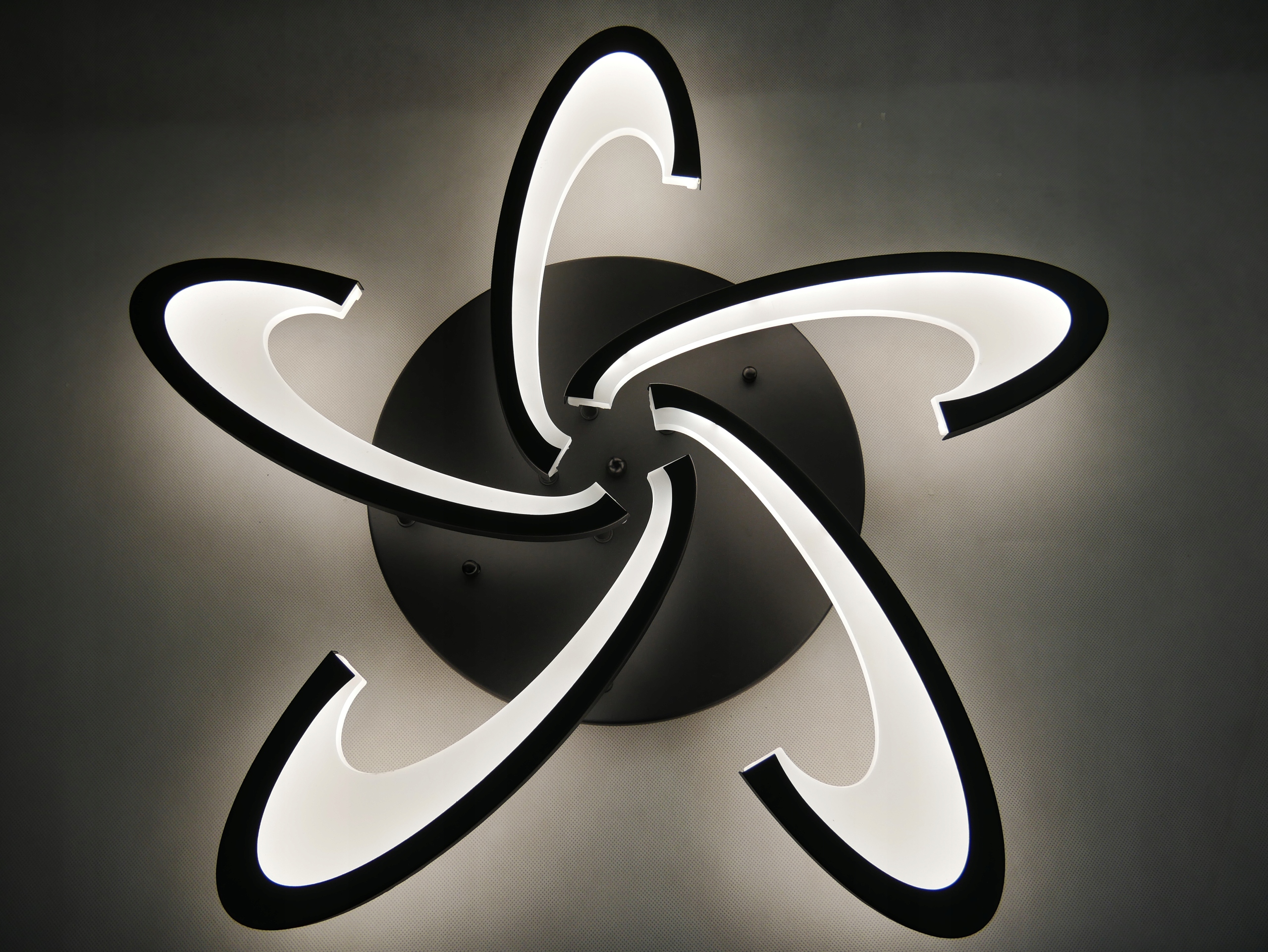 LAMPA LED LAMPA SUFITOWA PLAFON EKO LED ŻYRANDOL + Pilot Kolor biały czarny