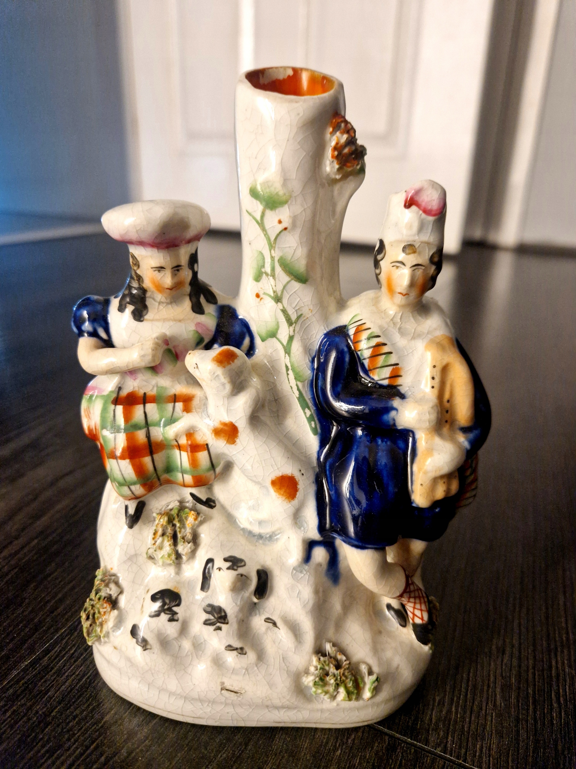 SPILL VASE STAFFORDSHIRE ANTYK