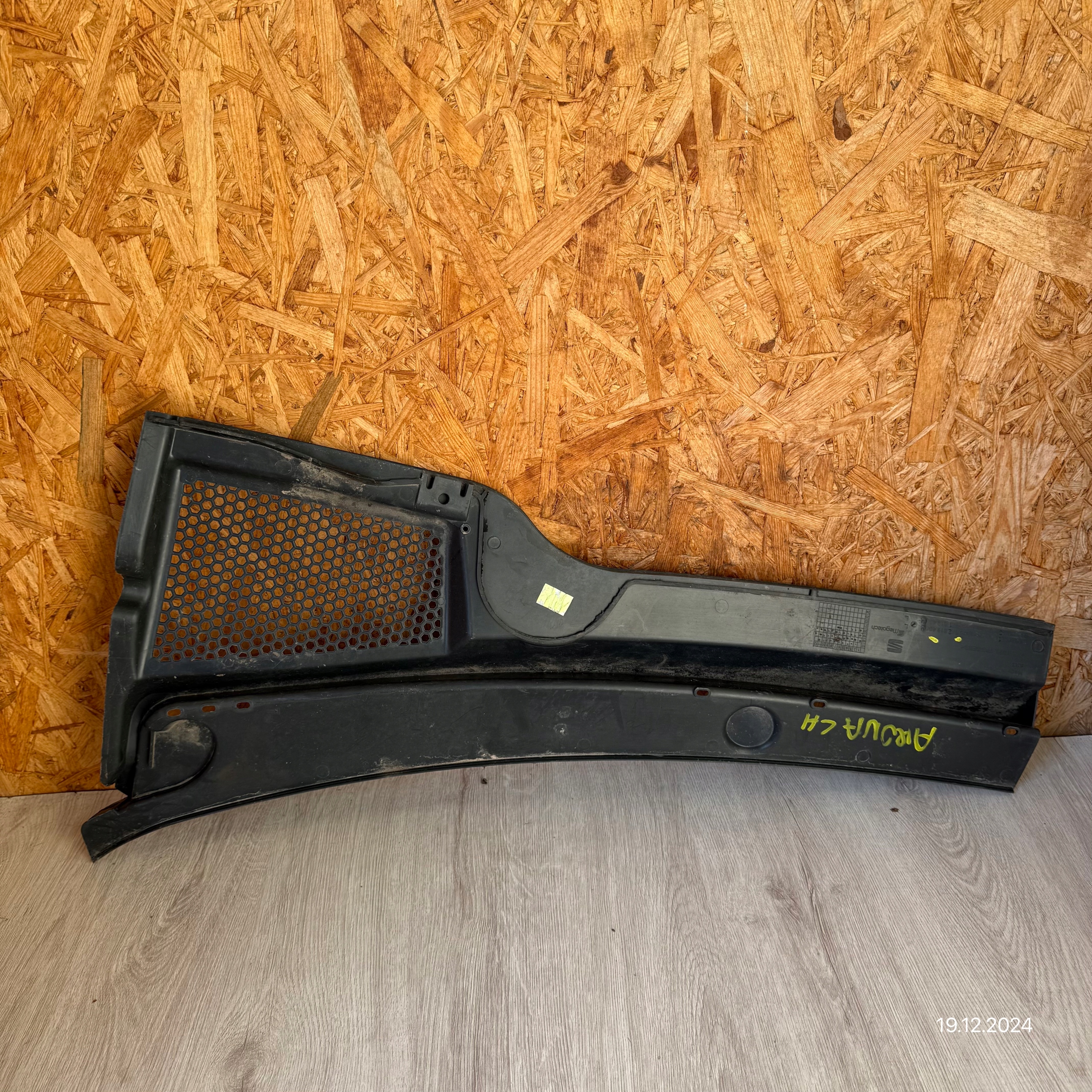 torpedo right SEAT ARONA 6F2819404M